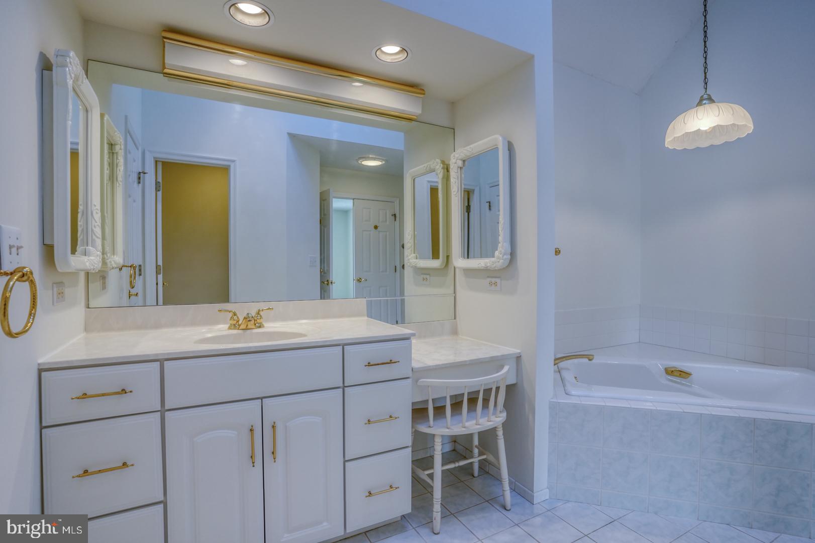 125 RAVEN CIRCLE