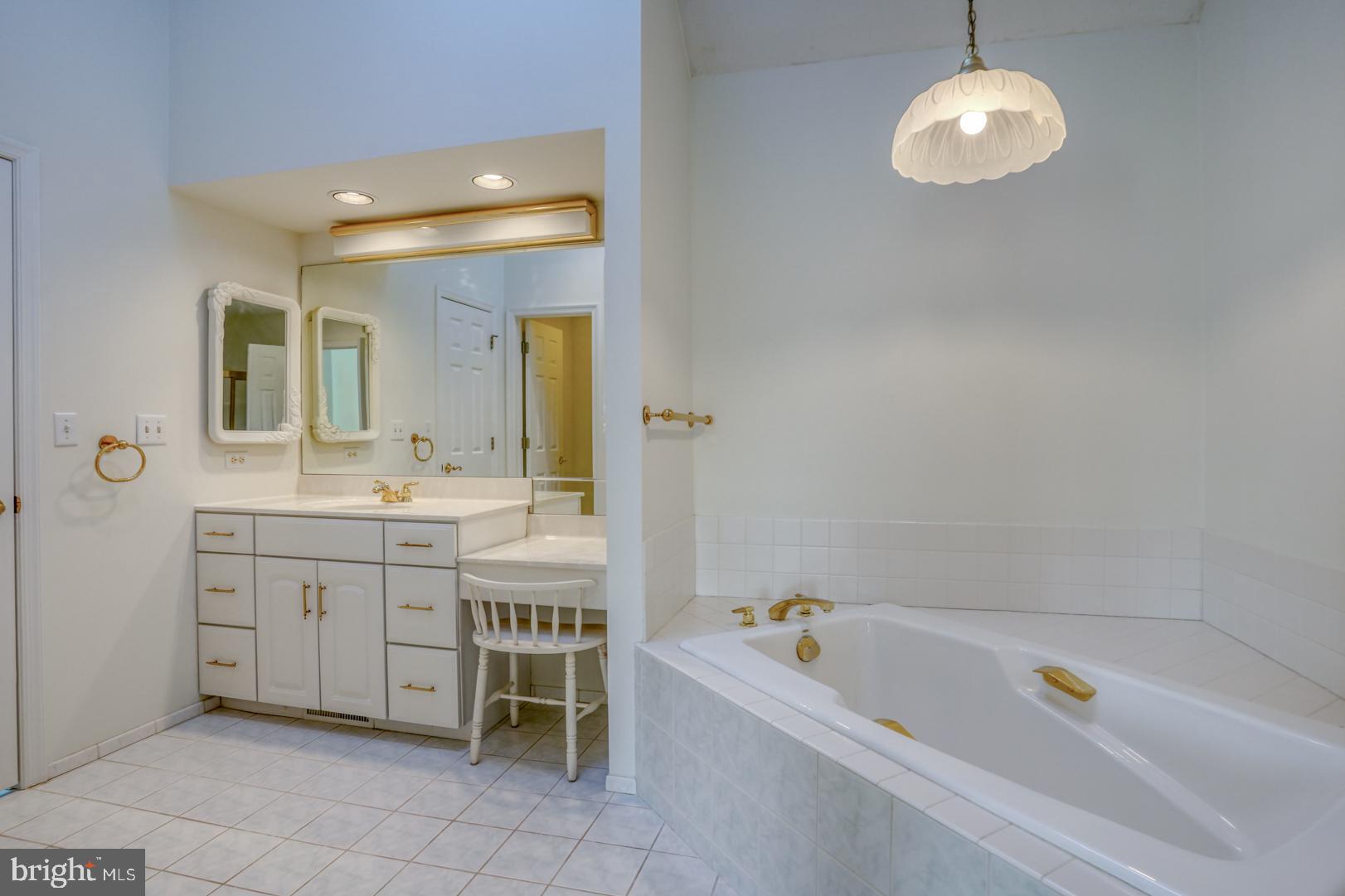 125 RAVEN CIRCLE