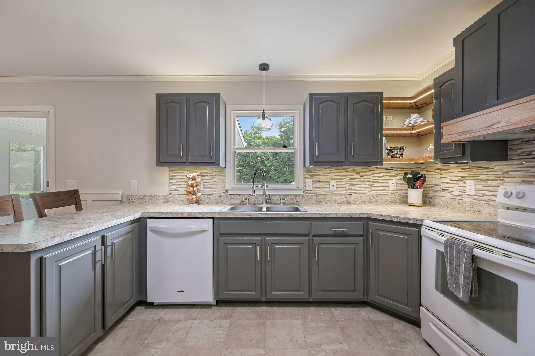 421 ANDREWVILLE ROAD