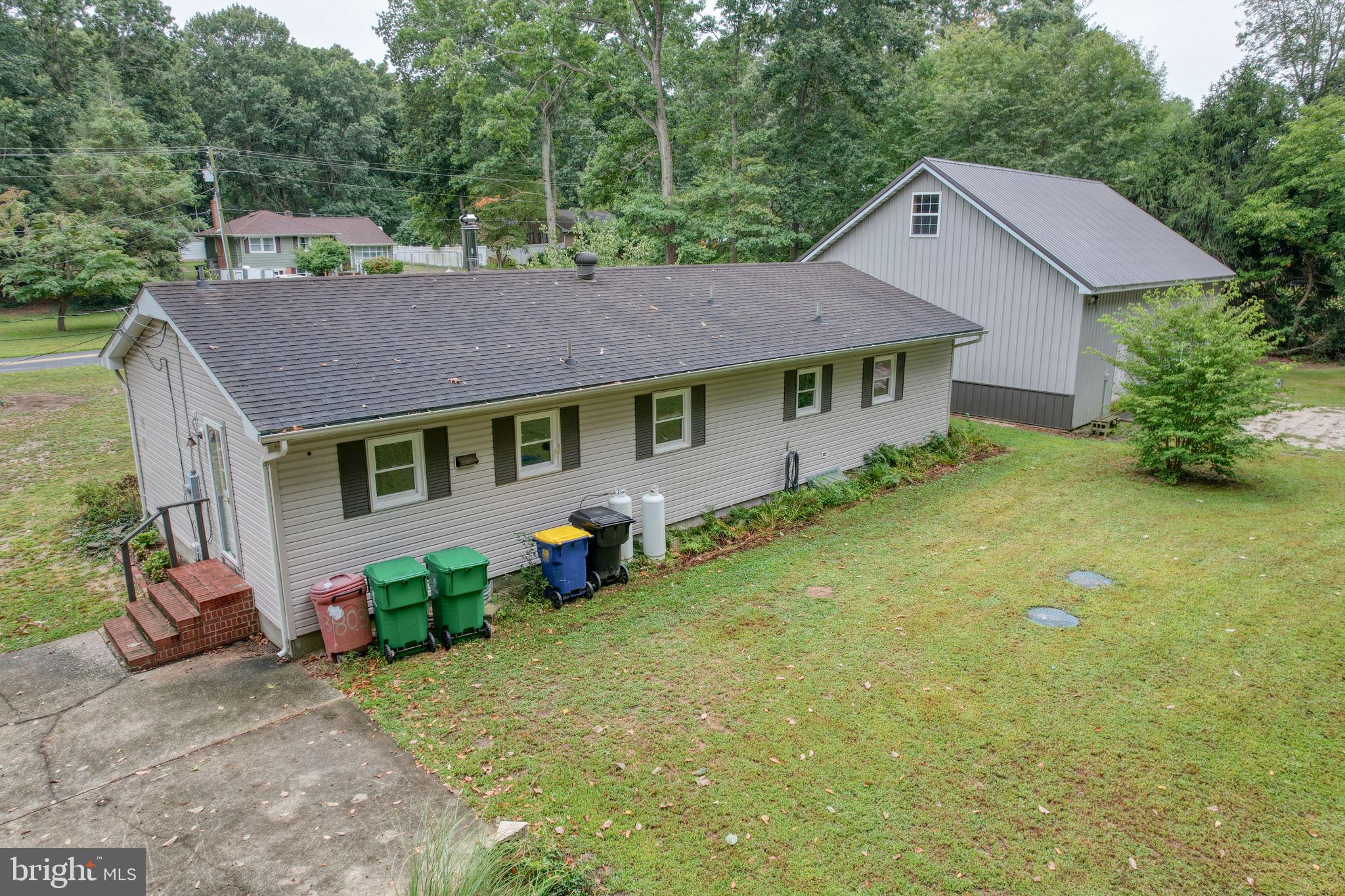 803 NE 10TH STREET