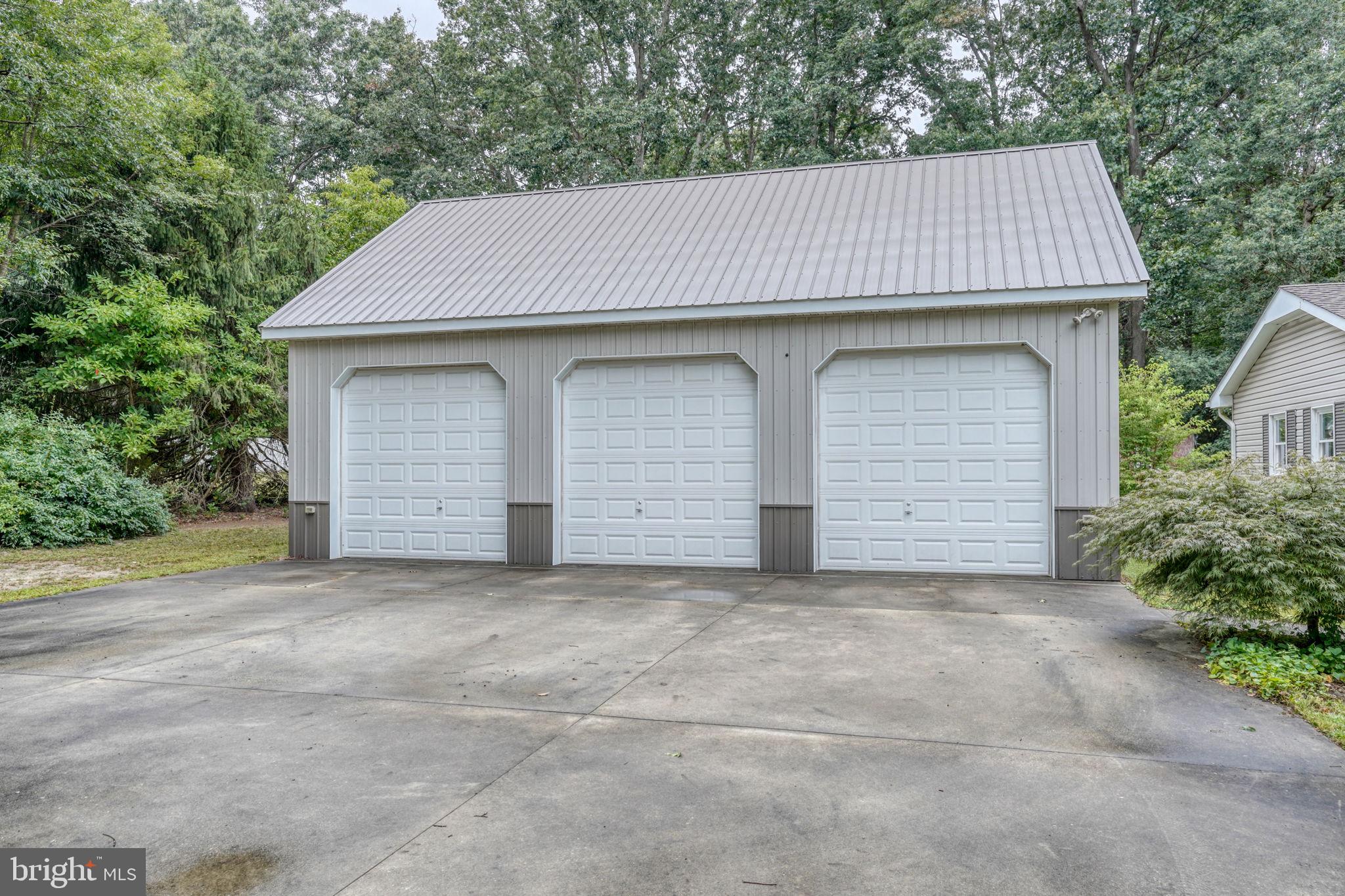 803 NE 10TH STREET