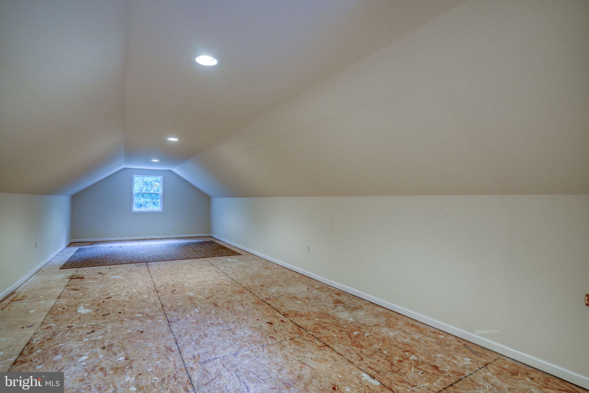 803 NE 10TH STREET