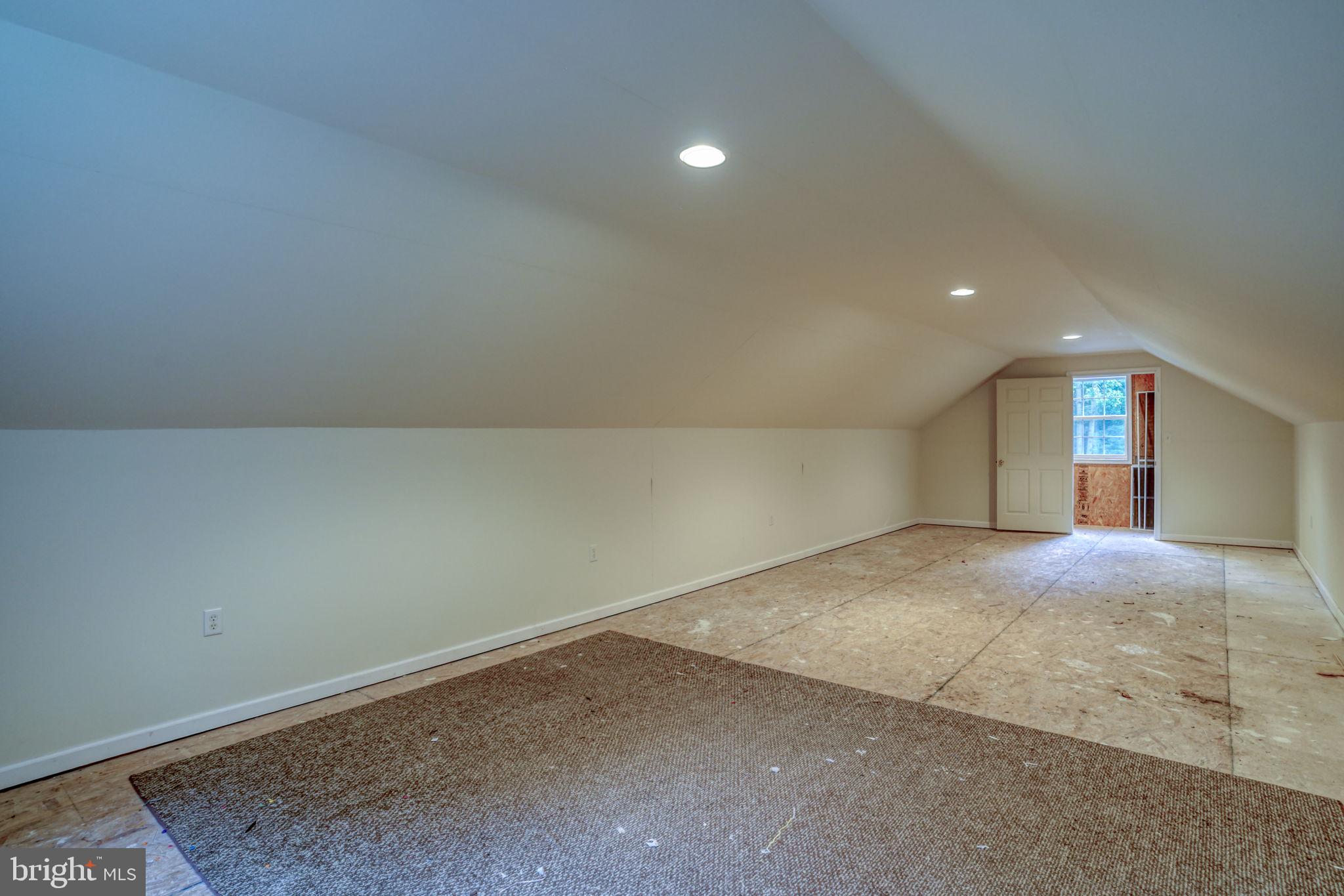 803 NE 10TH STREET