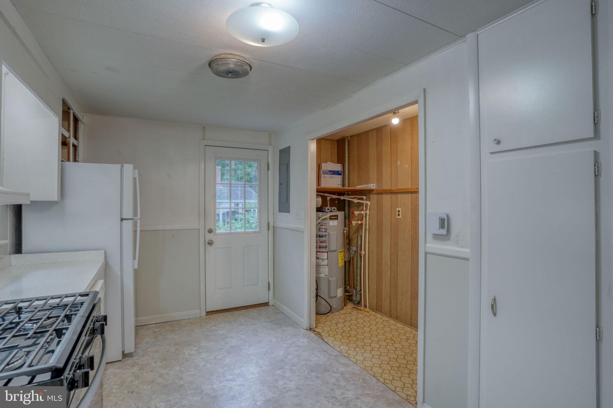 803 NE 10TH STREET