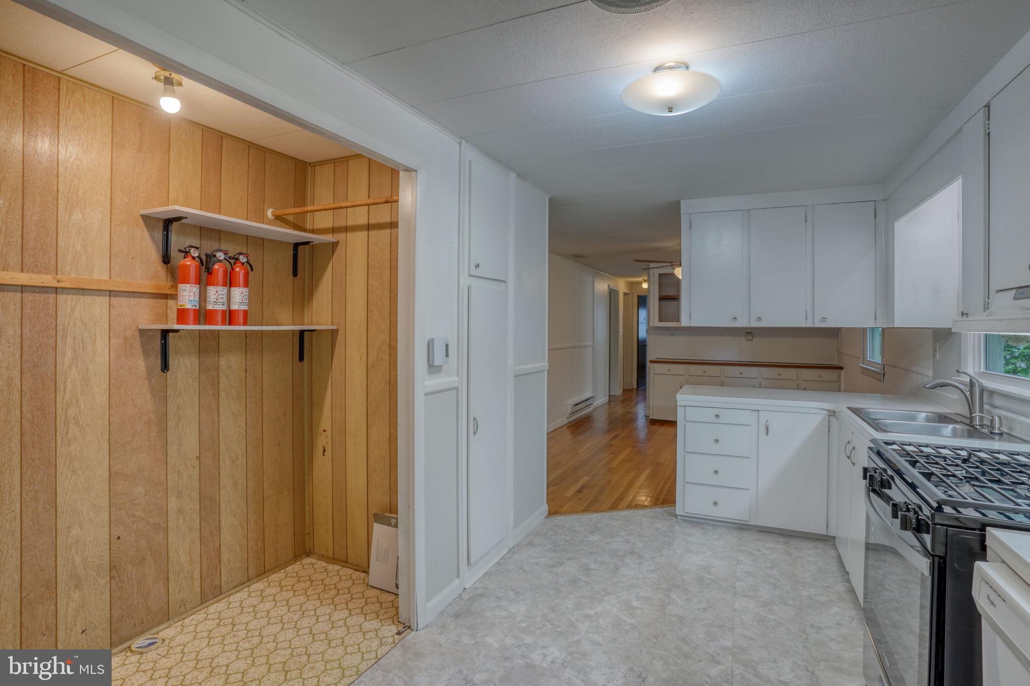 803 NE 10TH STREET