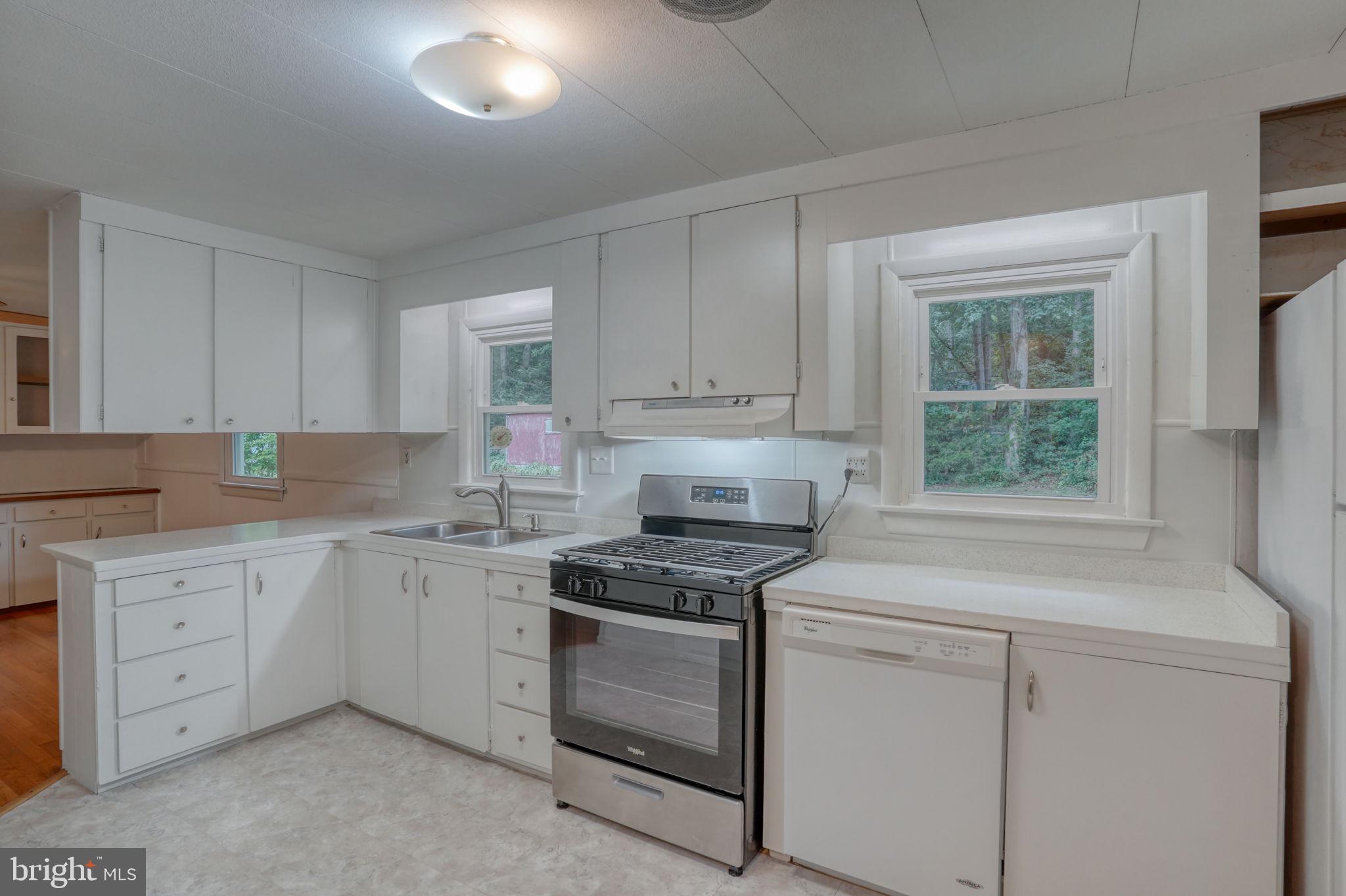 803 NE 10TH STREET