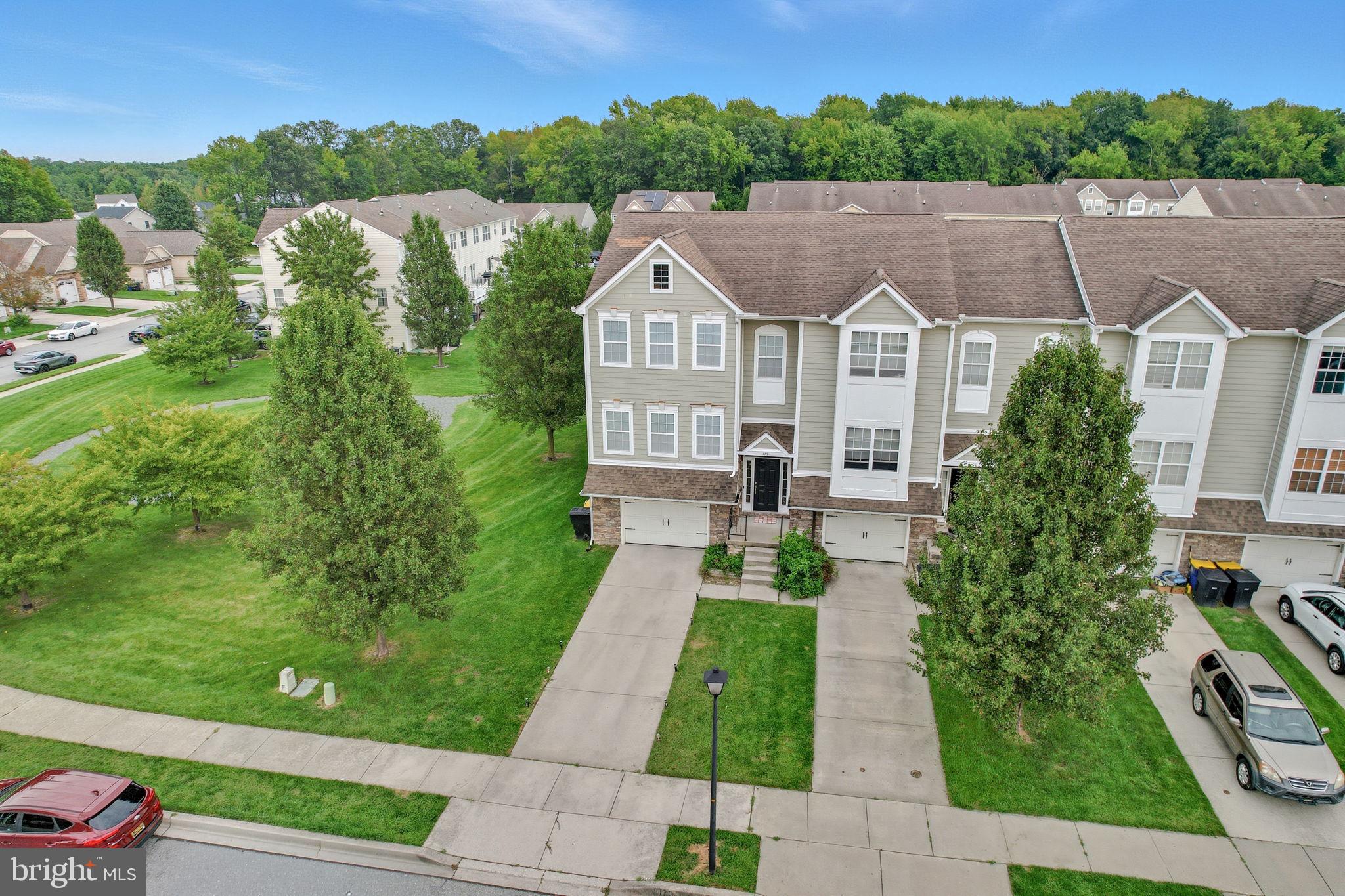 175 LEXINGTON PLACE