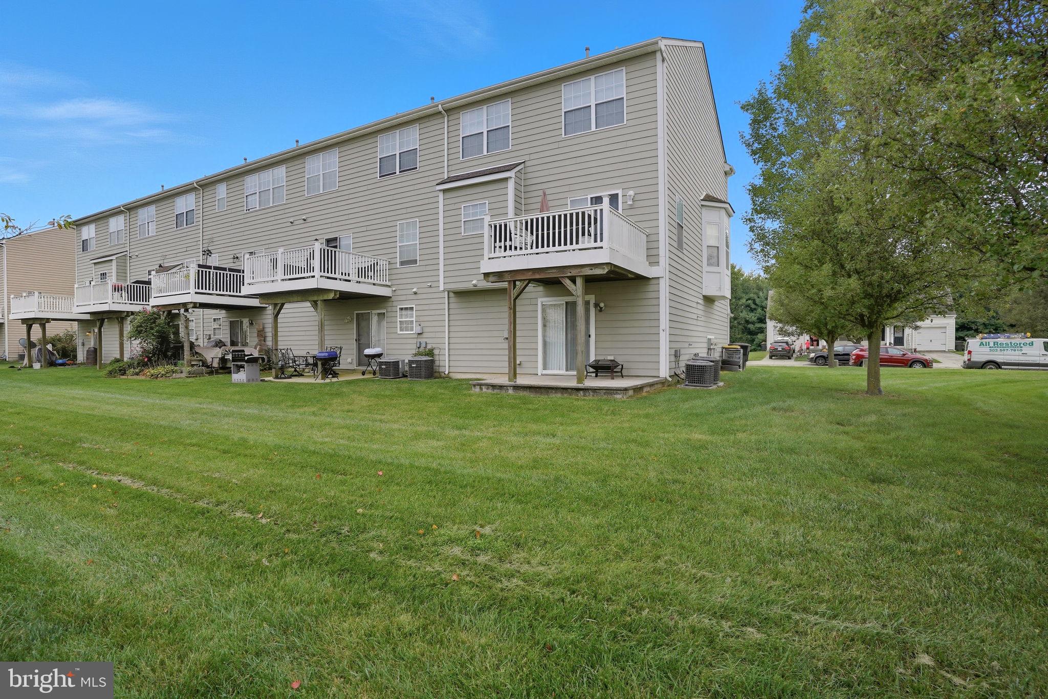 175 LEXINGTON PLACE