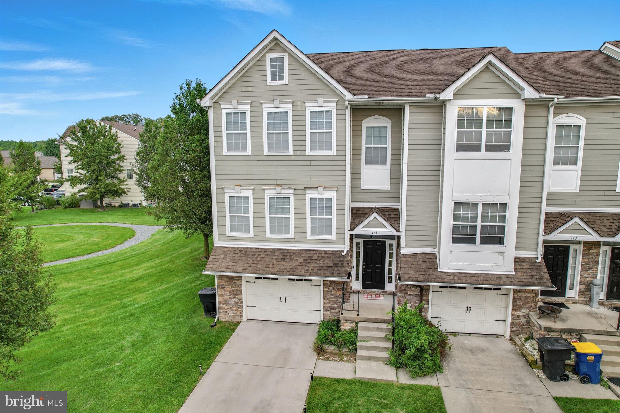 175 LEXINGTON PLACE