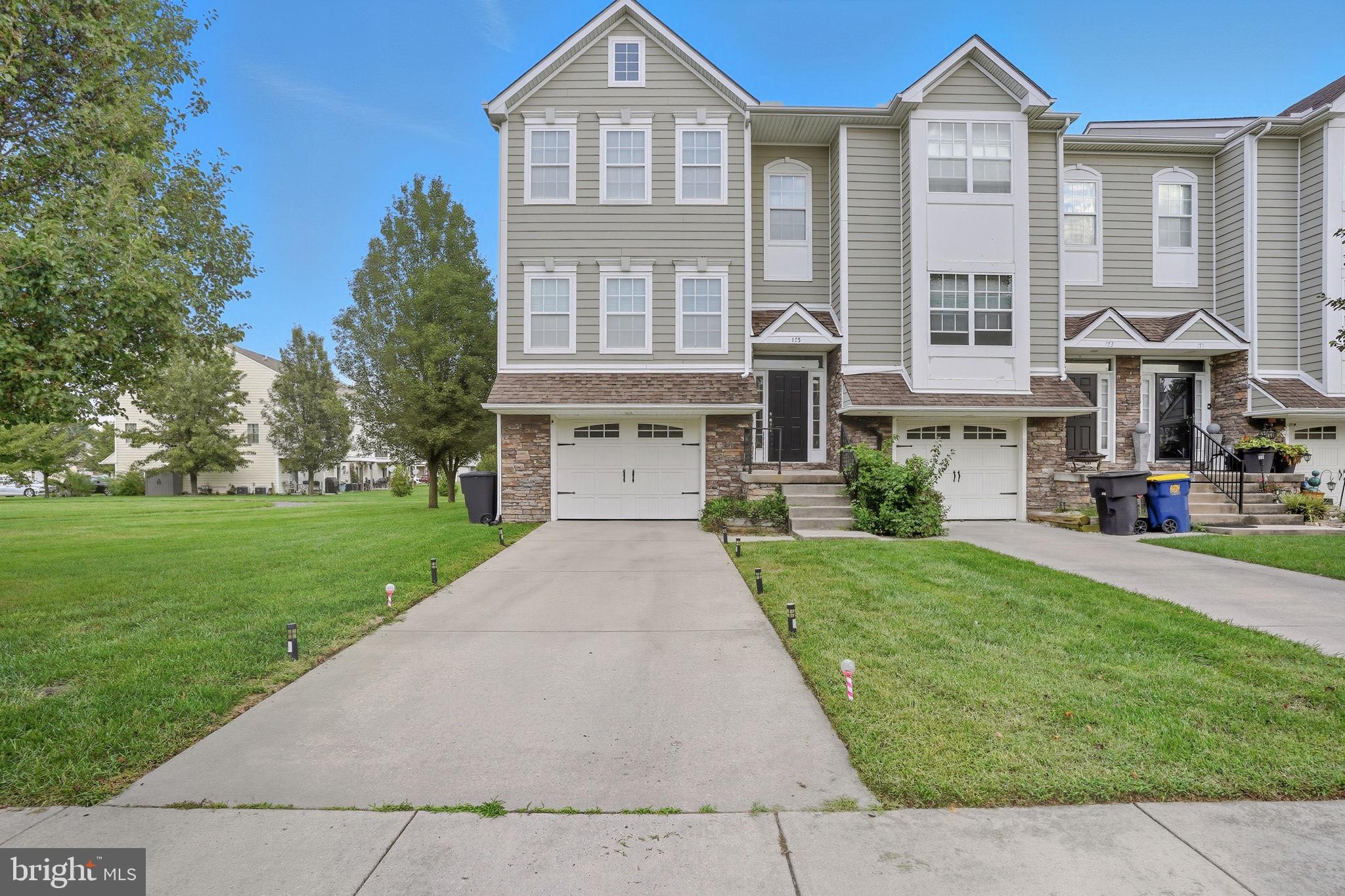 175 LEXINGTON PLACE
