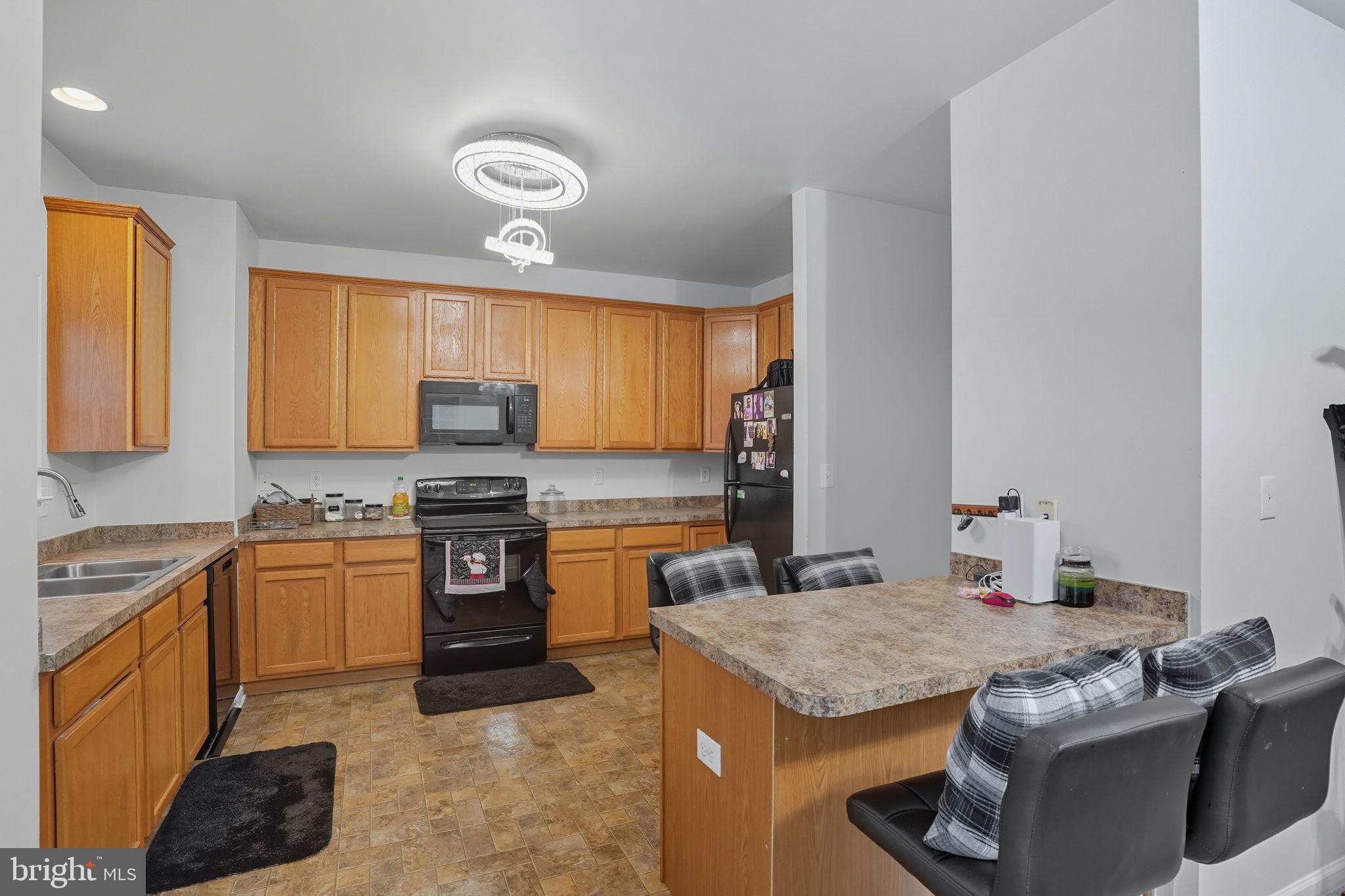 175 LEXINGTON PLACE