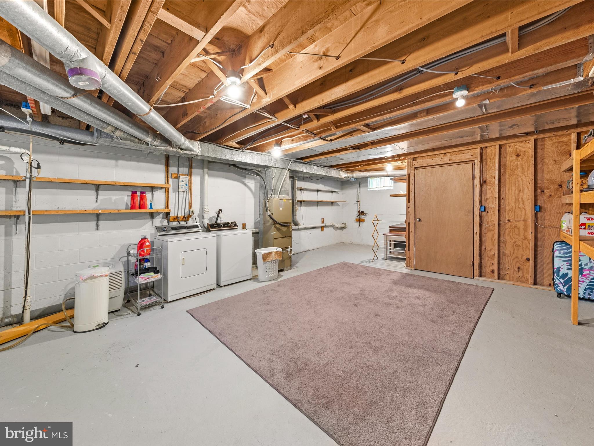 324 COMMONS LANE