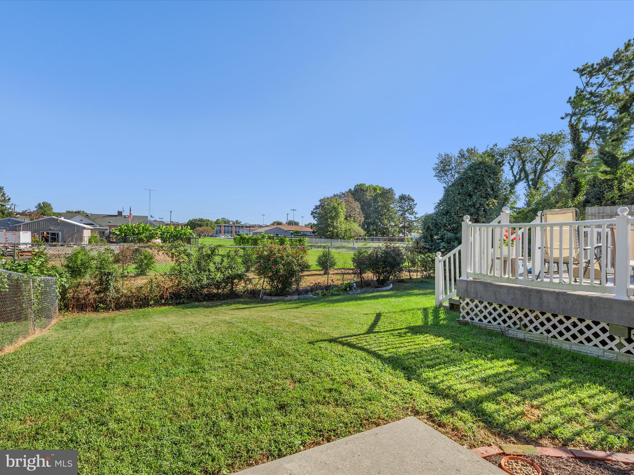 324 COMMONS LANE