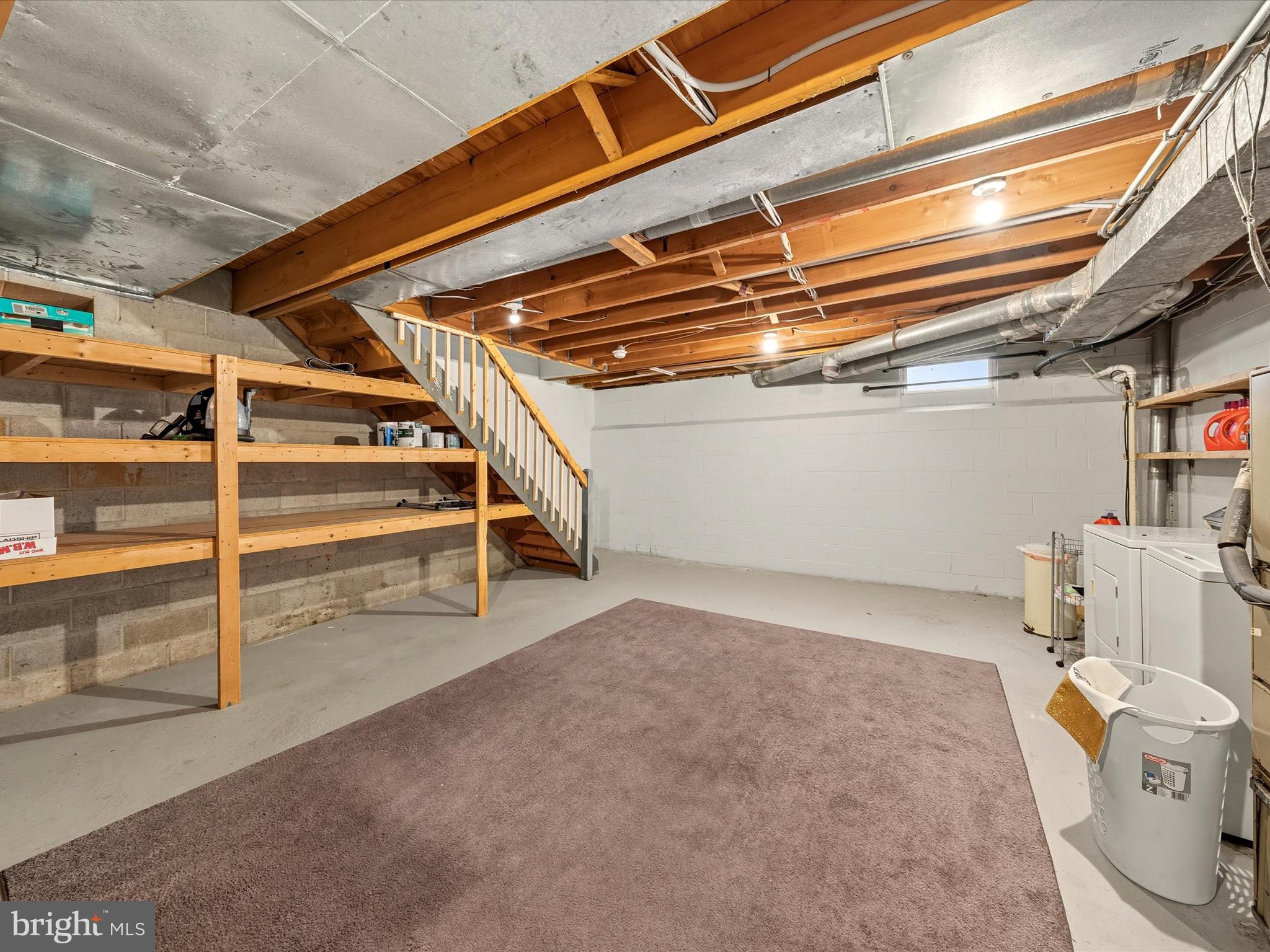 324 COMMONS LANE