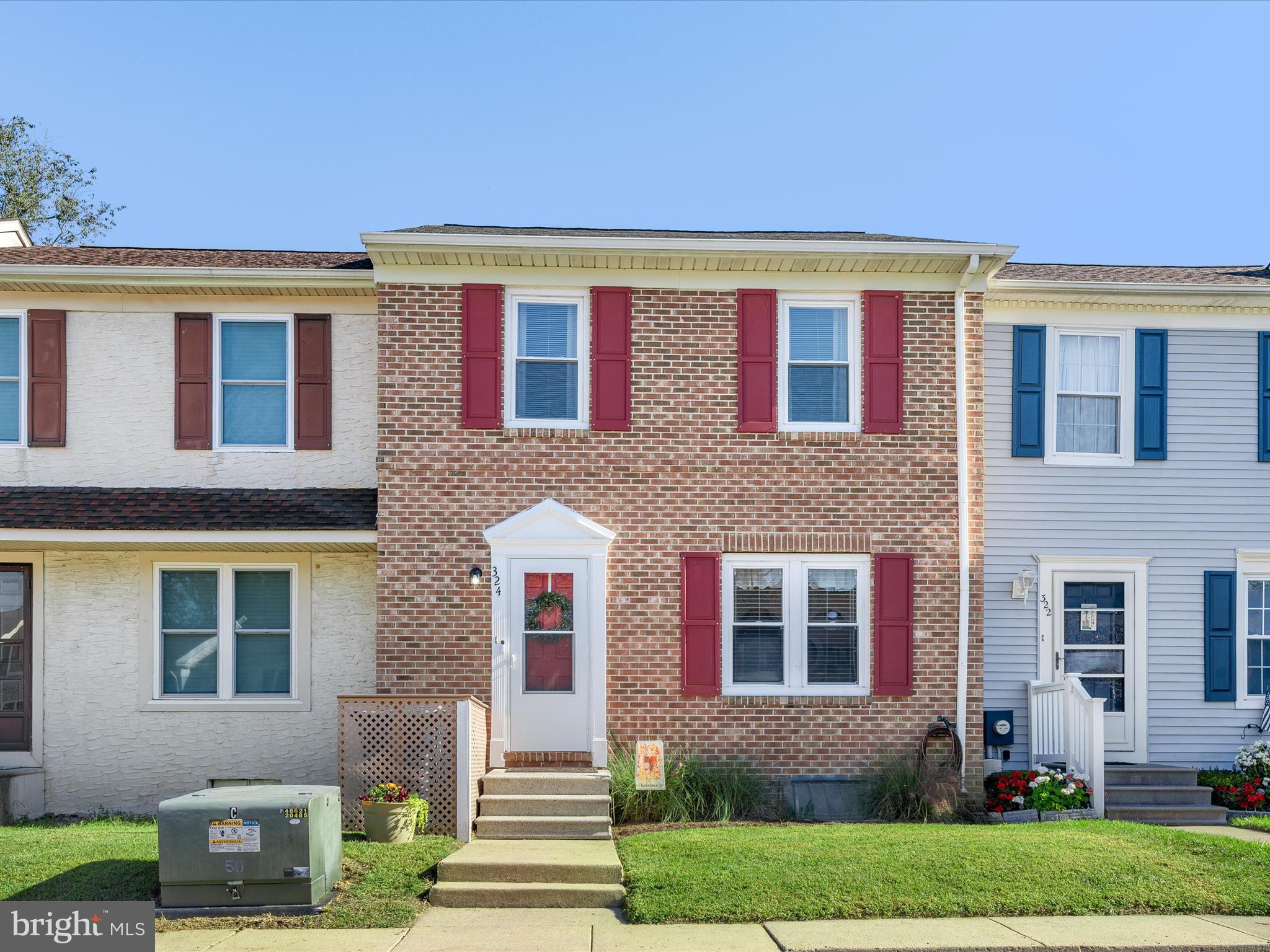 324 COMMONS LANE