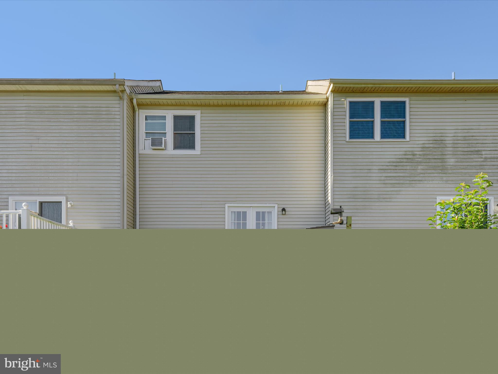 324 COMMONS LANE