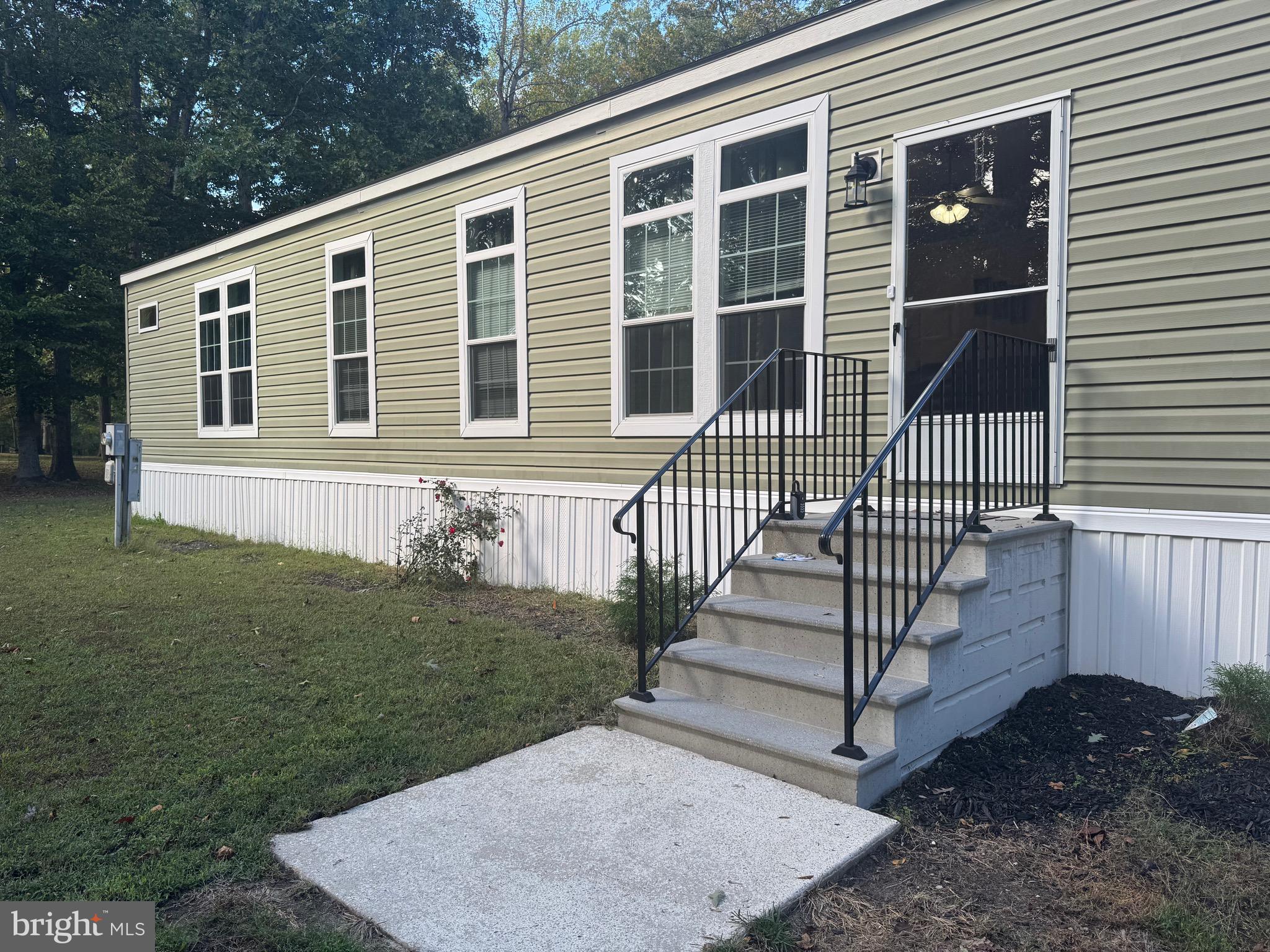 59 N HENDRICKS LANE