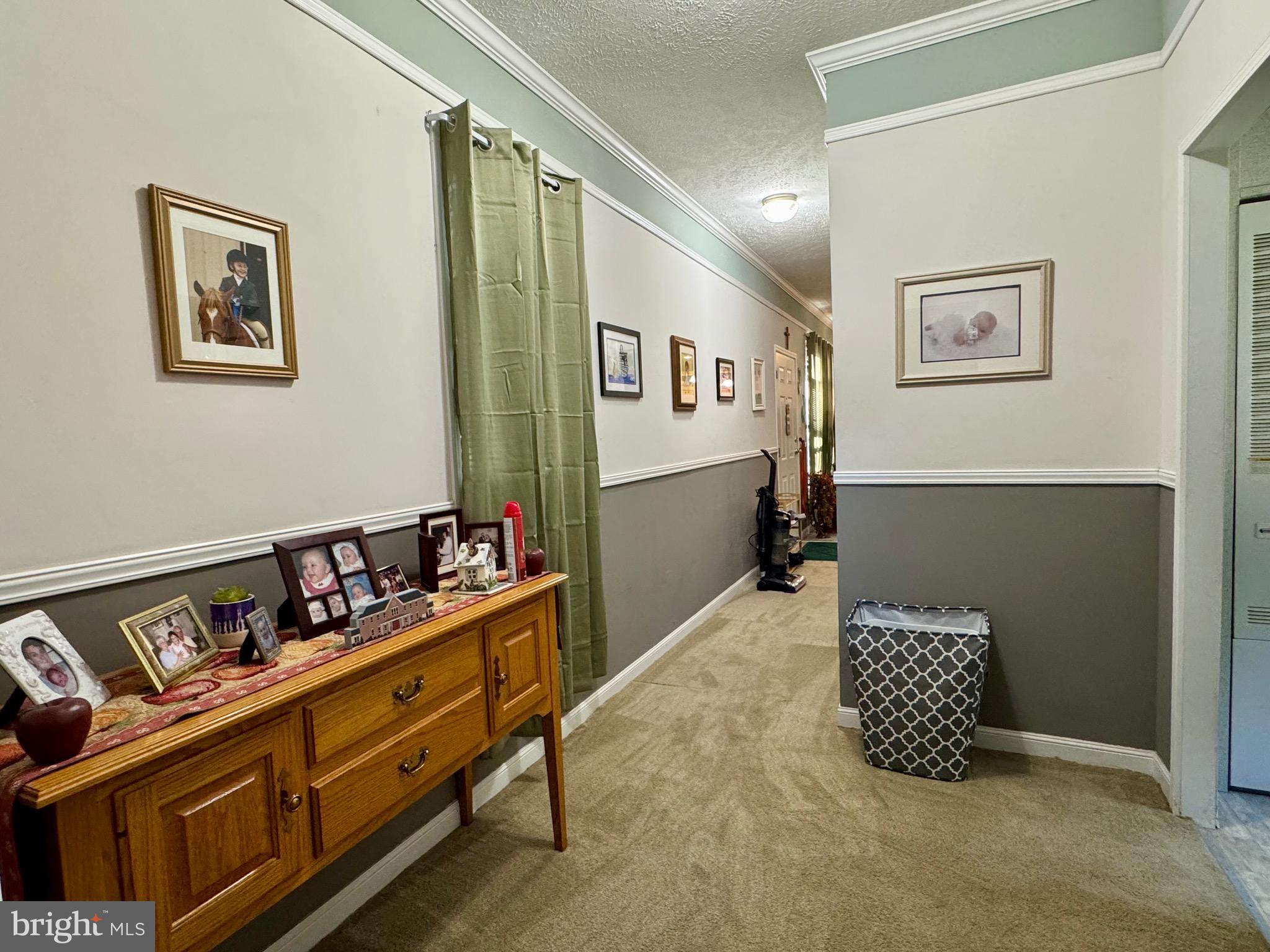 59 N HENDRICKS LANE