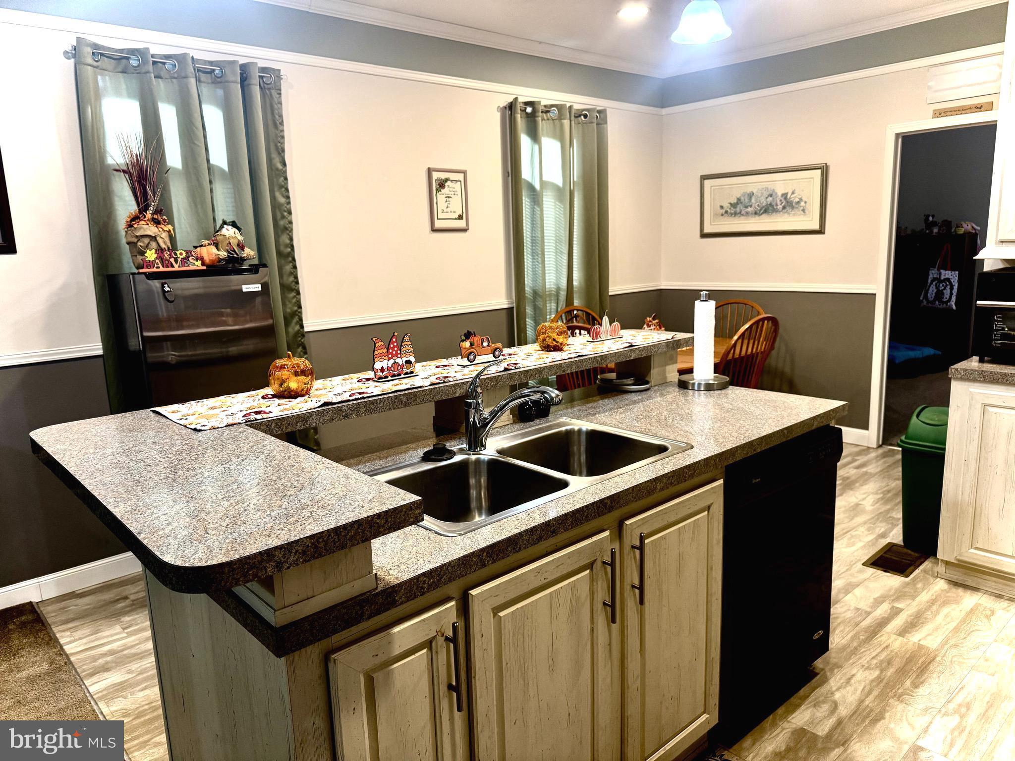 59 N HENDRICKS LANE