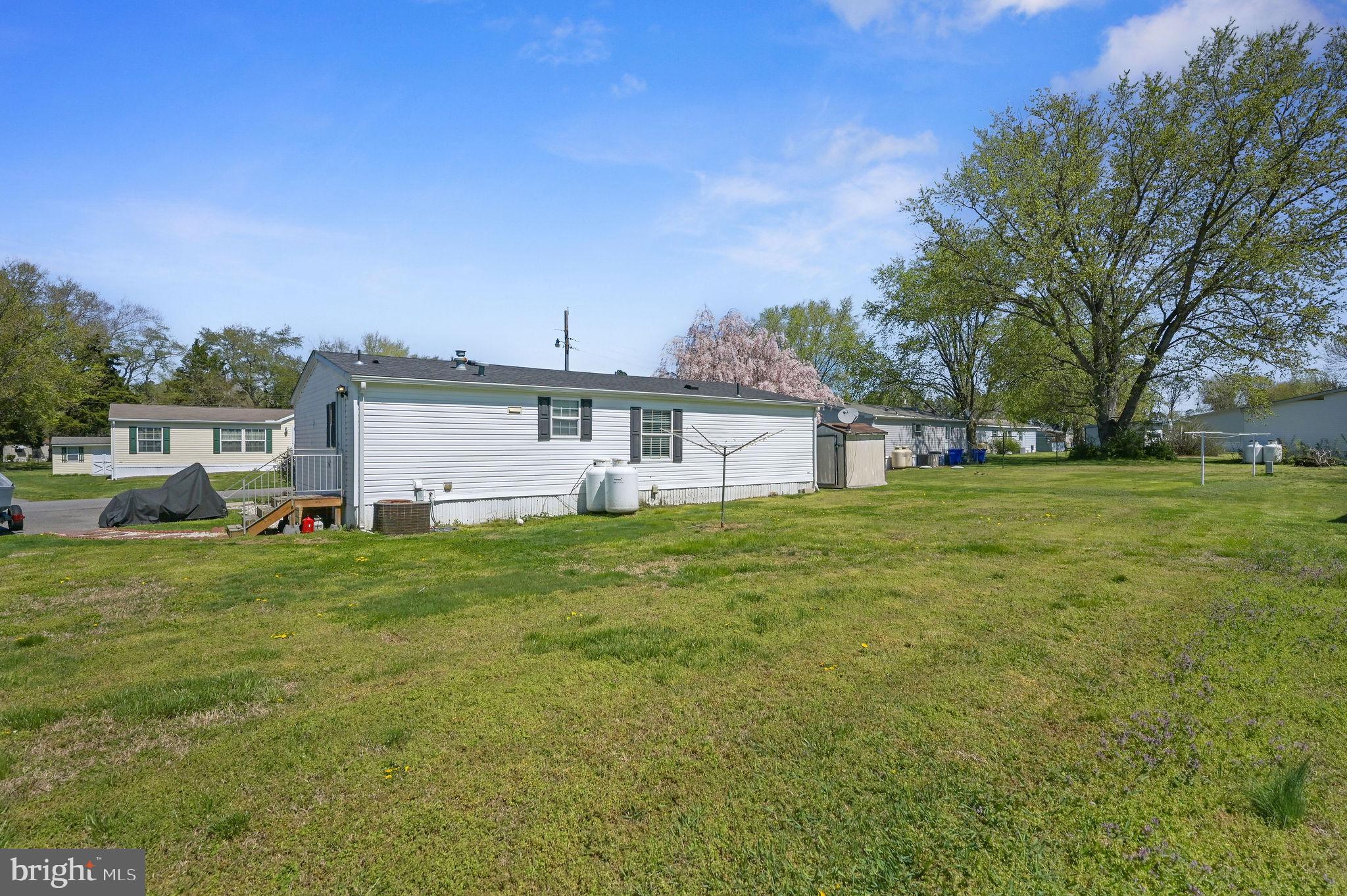 33 HEDGEROW HOLLOW ROAD 33