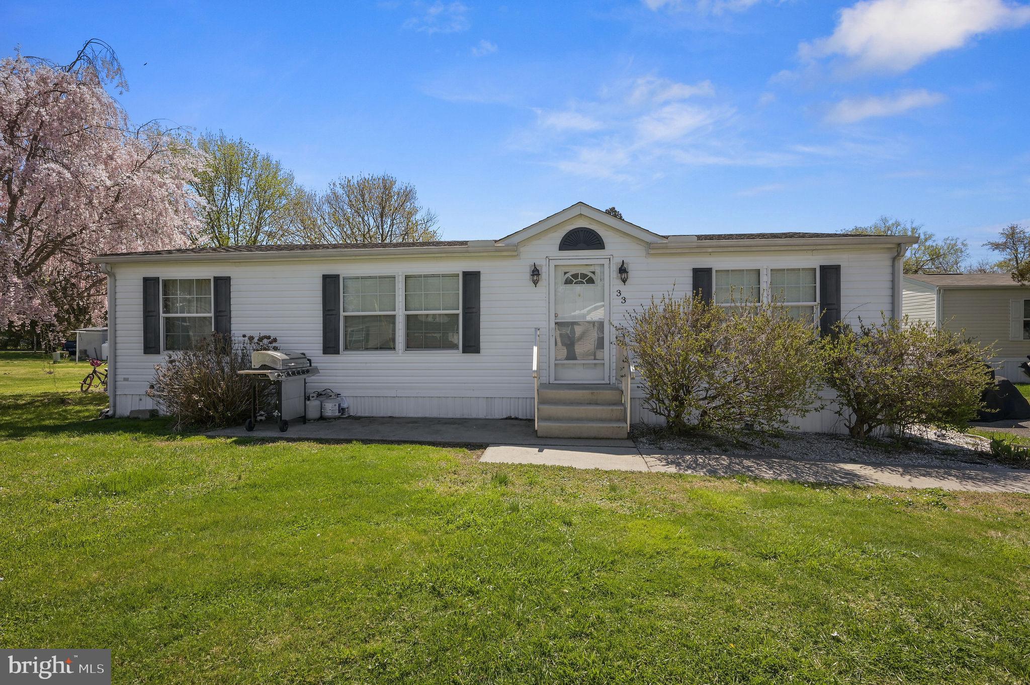 33 HEDGEROW HOLLOW ROAD 33