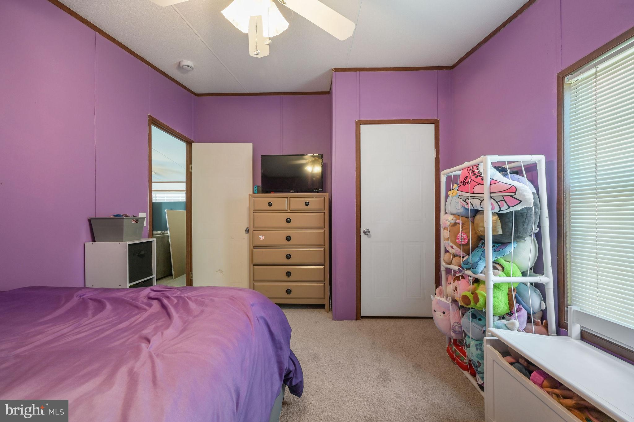 33 HEDGEROW HOLLOW ROAD 33