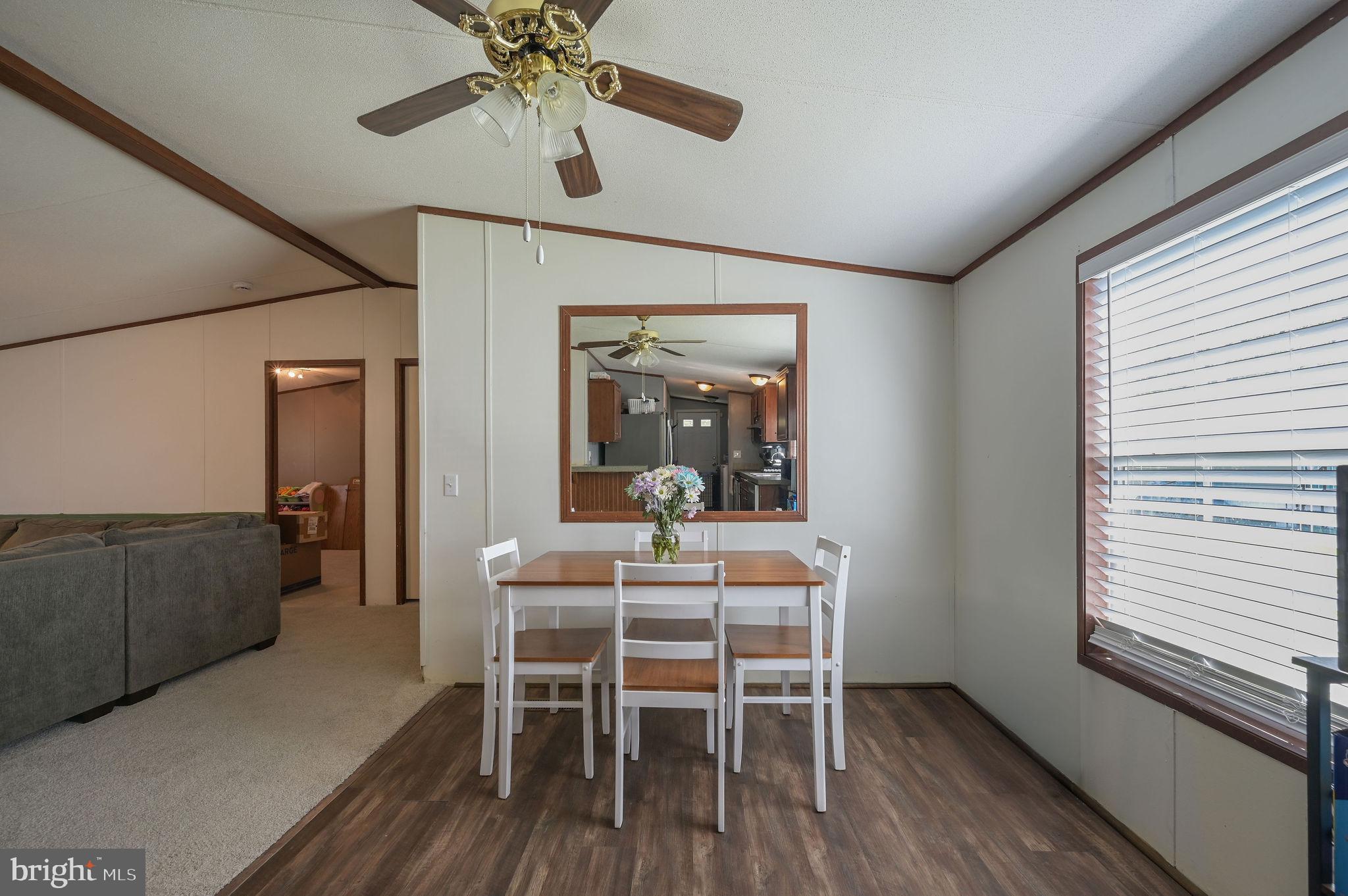 33 HEDGEROW HOLLOW ROAD 33