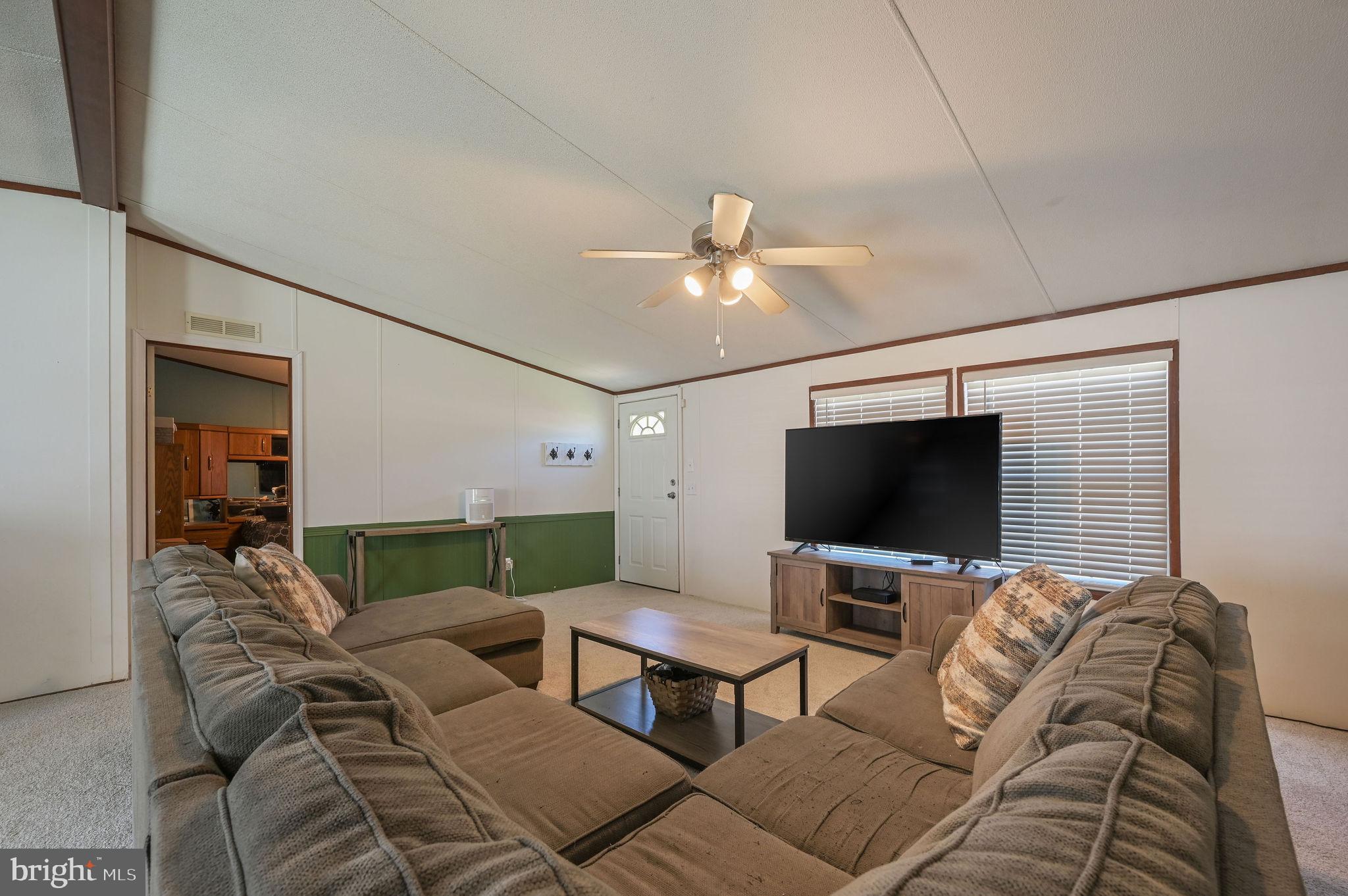 33 HEDGEROW HOLLOW ROAD 33