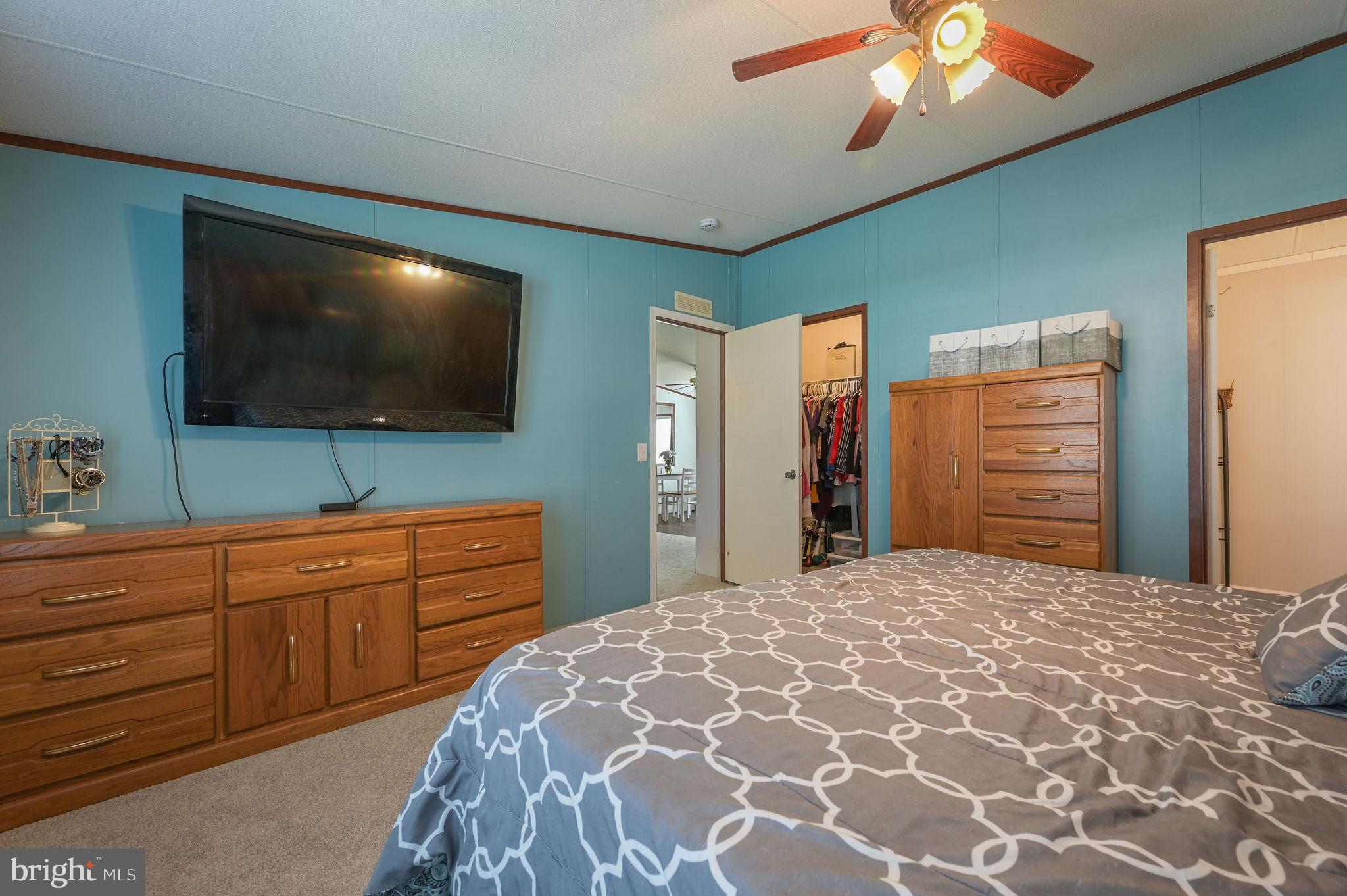 33 HEDGEROW HOLLOW ROAD 33