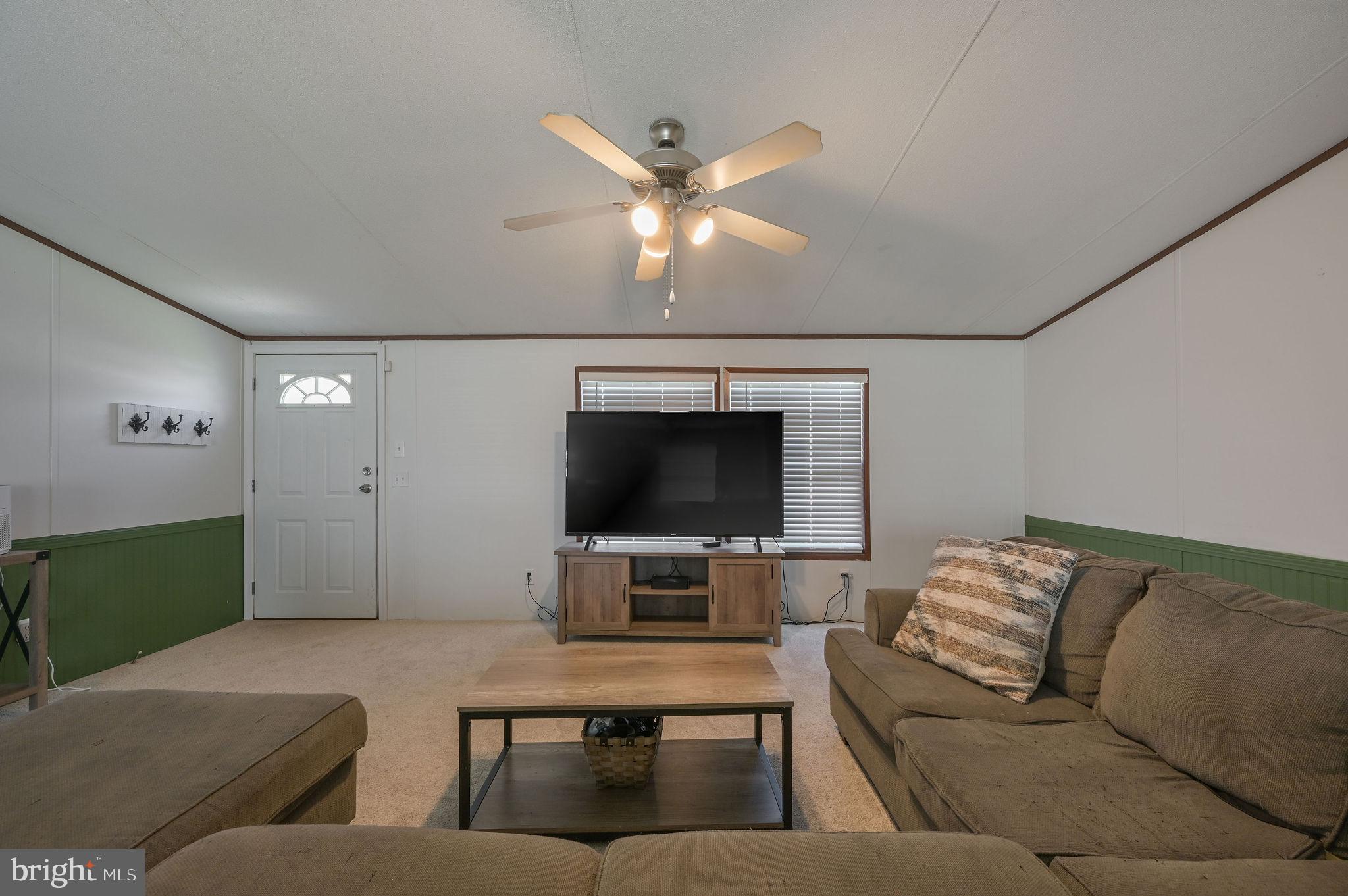 33 HEDGEROW HOLLOW ROAD 33