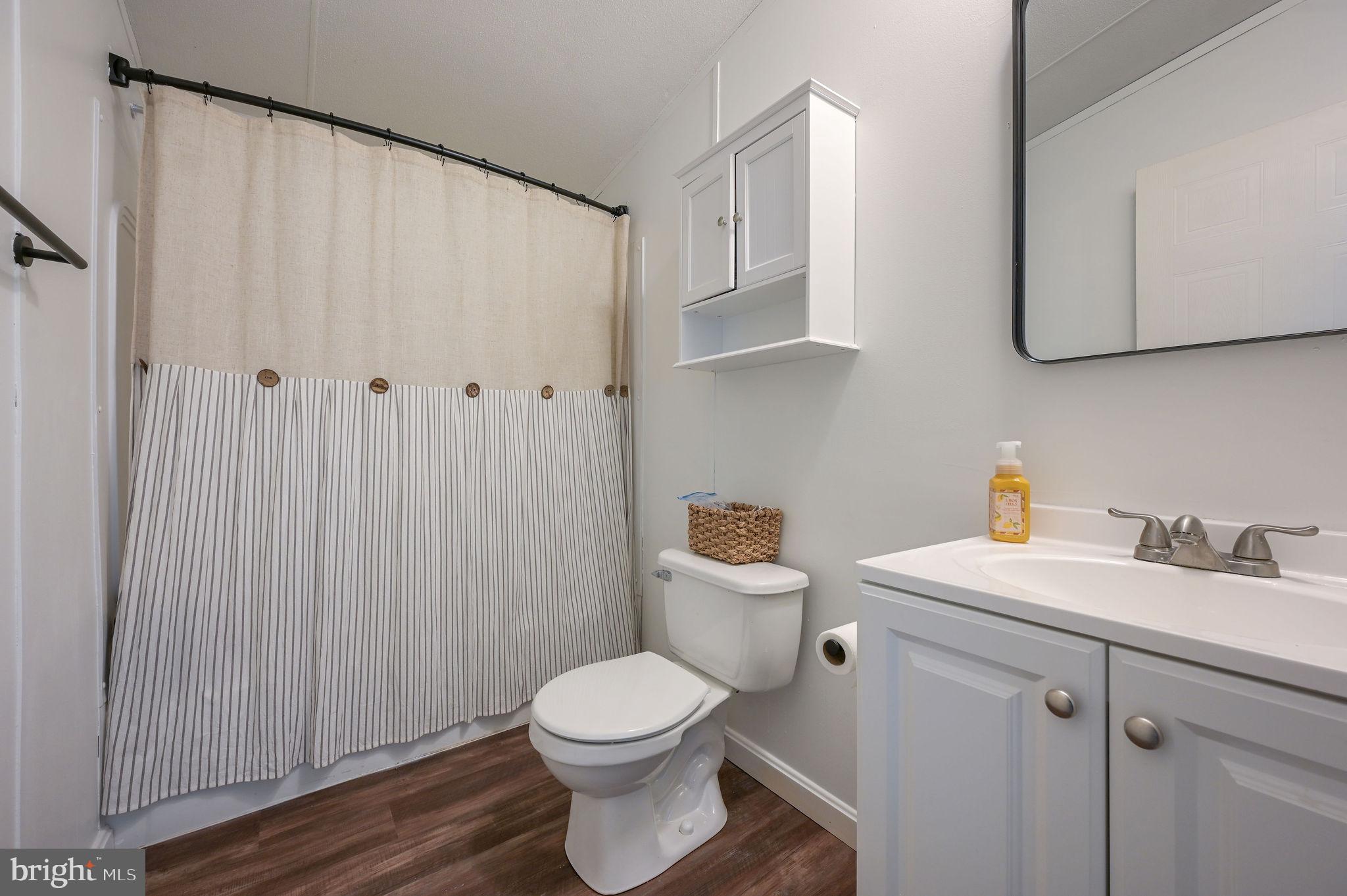 33 HEDGEROW HOLLOW ROAD 33