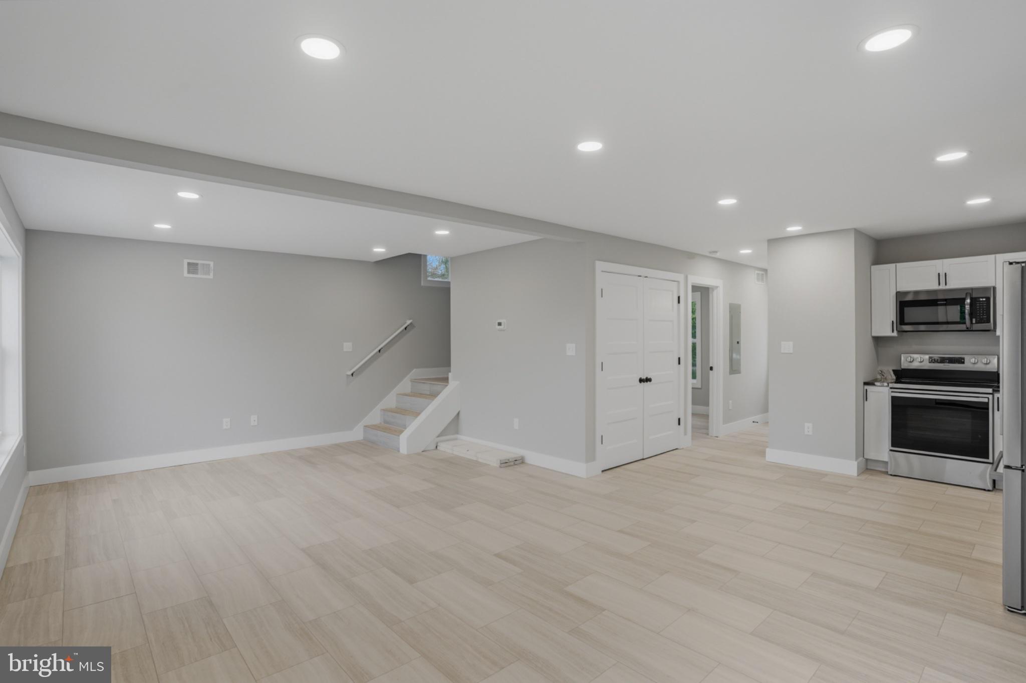 117 RAILROAD AVENUE