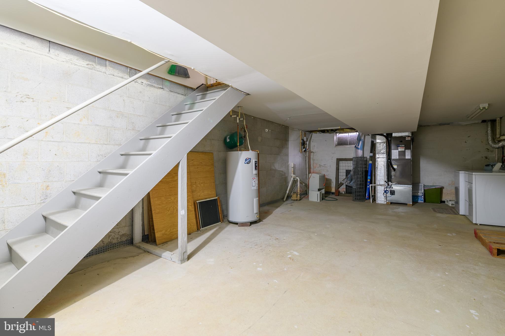 520 SPARROW COURT