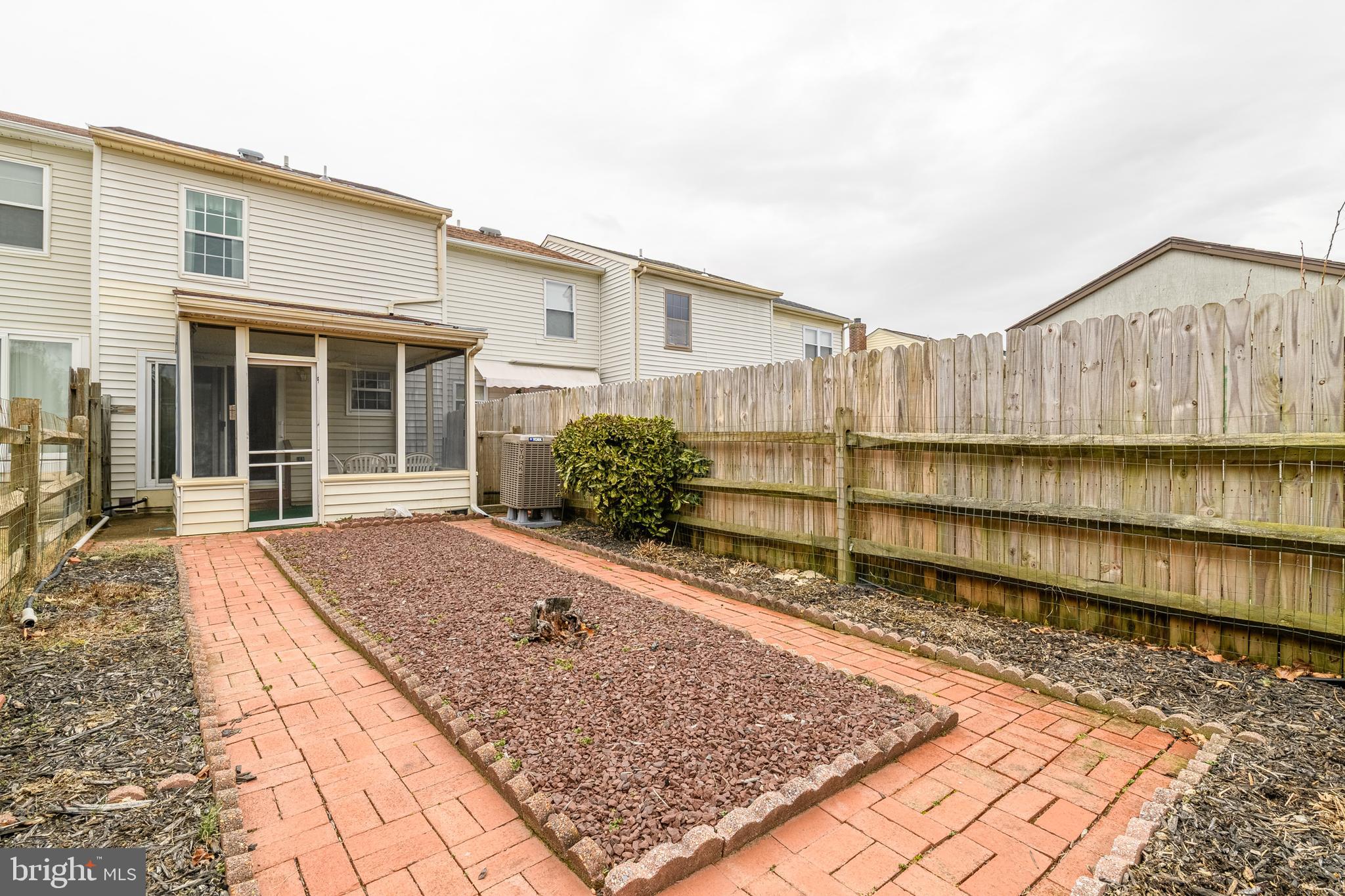 520 SPARROW COURT