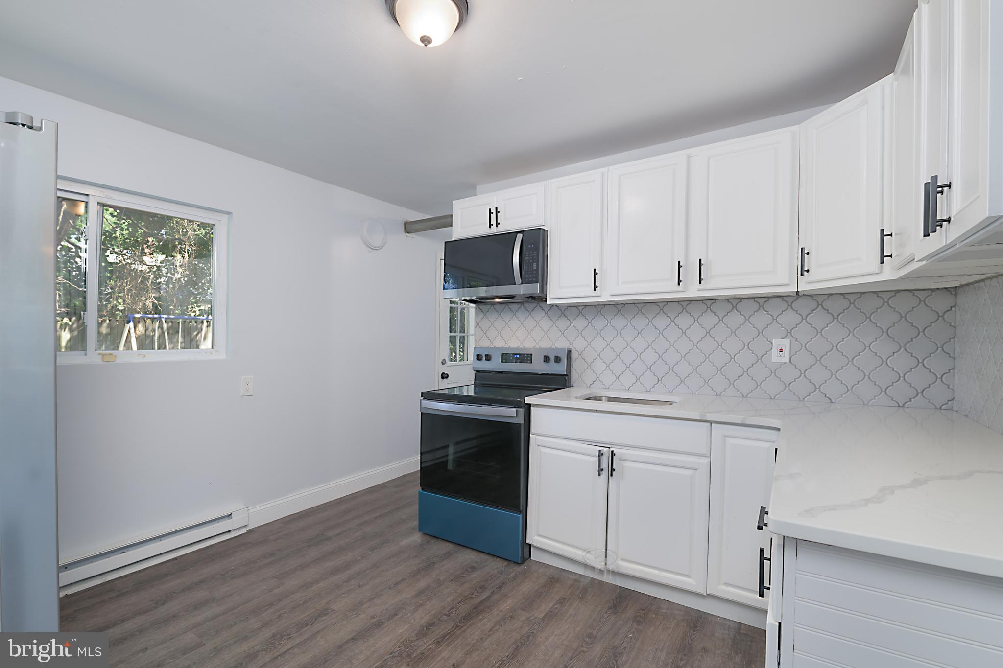 212 LAMBSON LANE