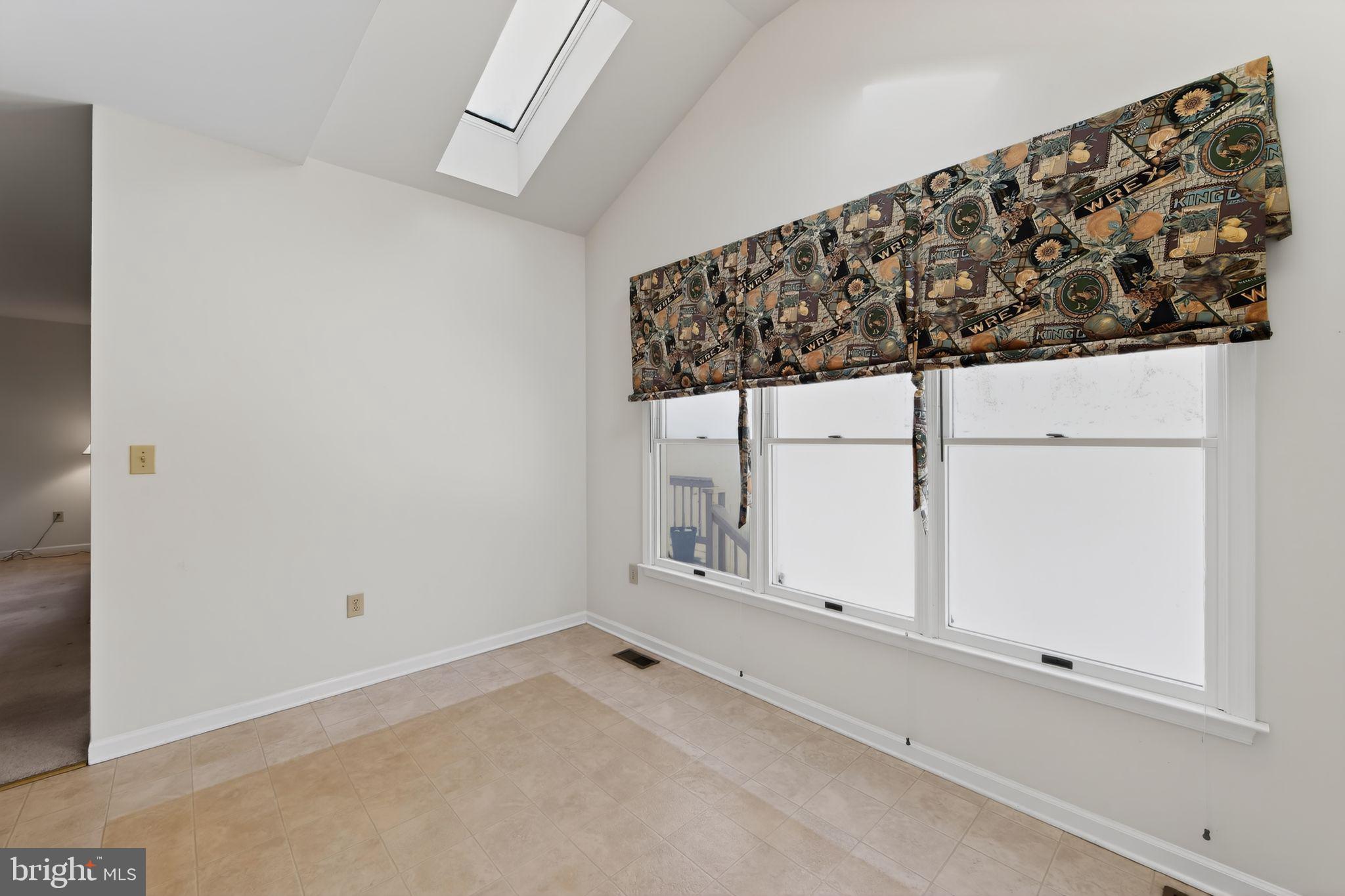 221 CULLEN WAY