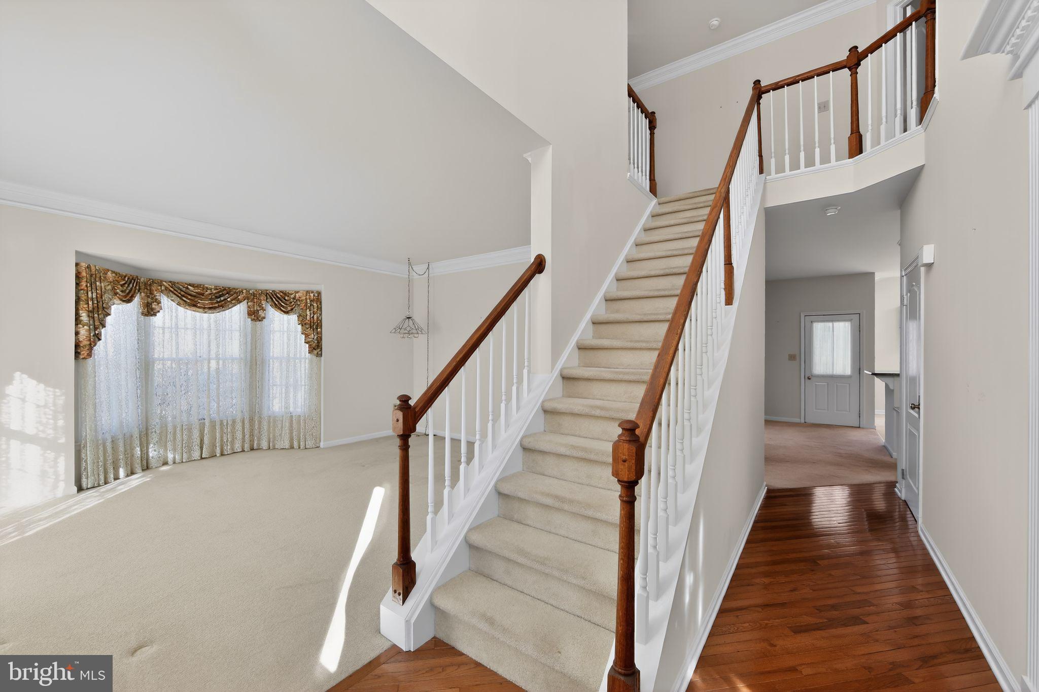 221 CULLEN WAY