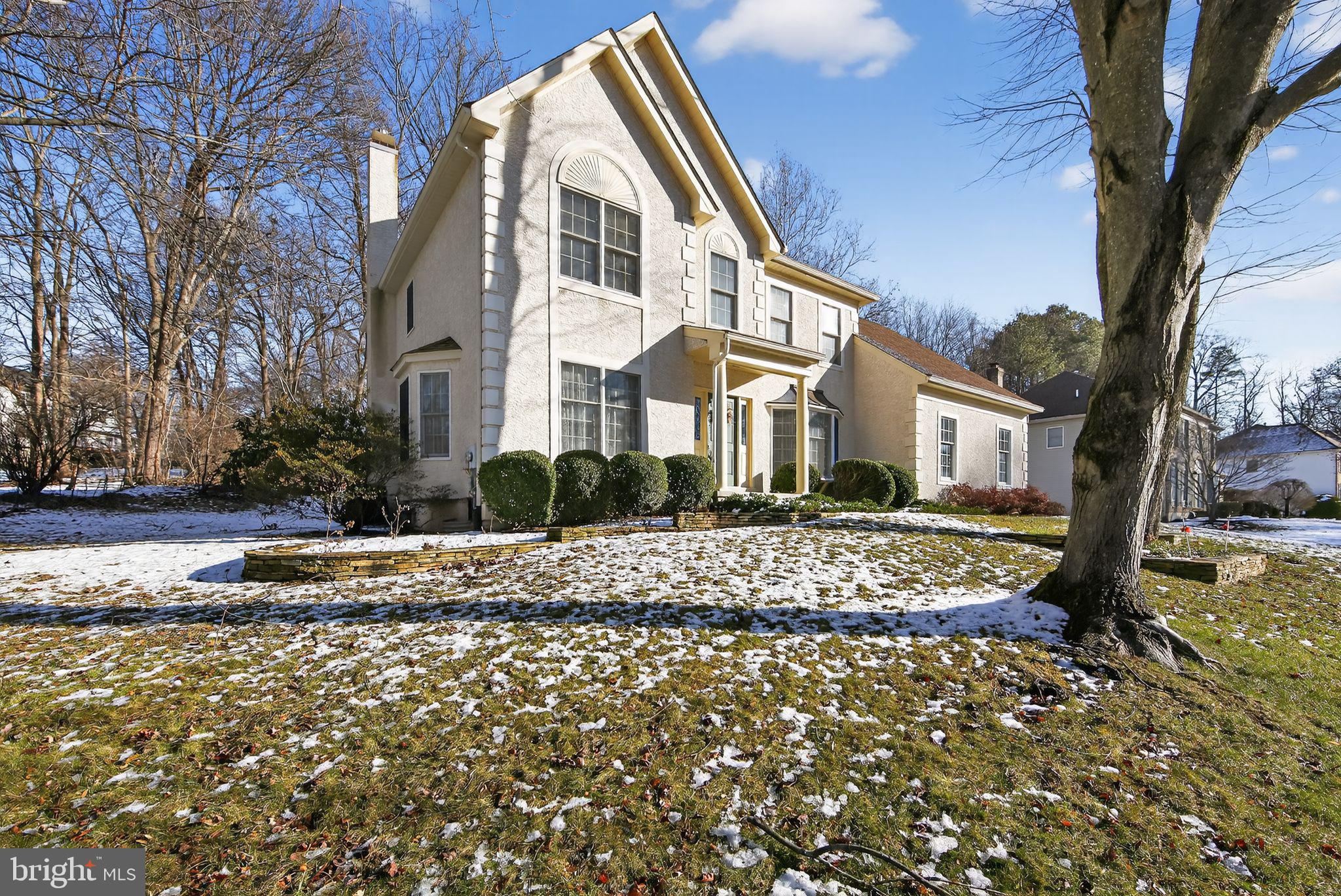 221 CULLEN WAY