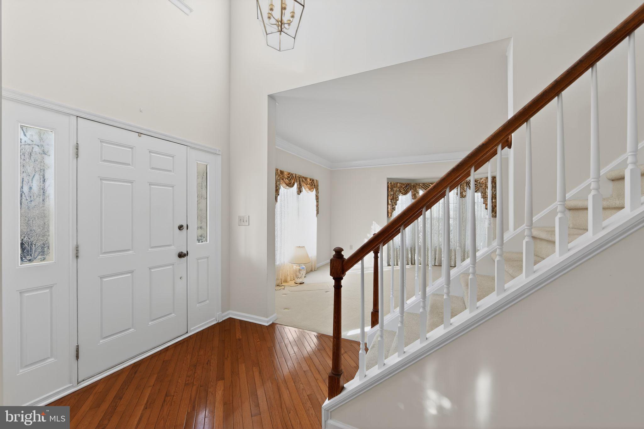 221 CULLEN WAY