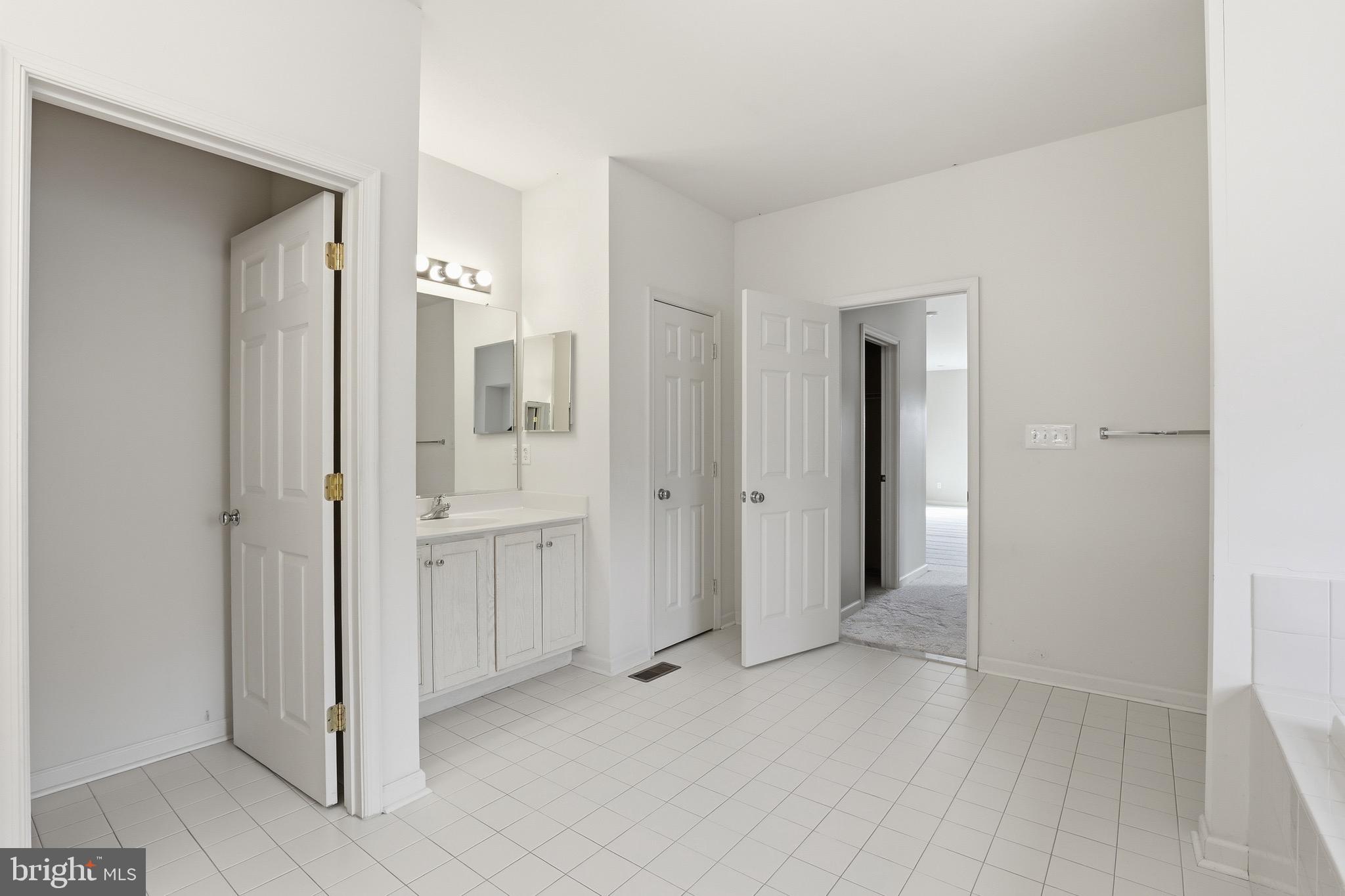 308 ELLENWOOD DRIVE