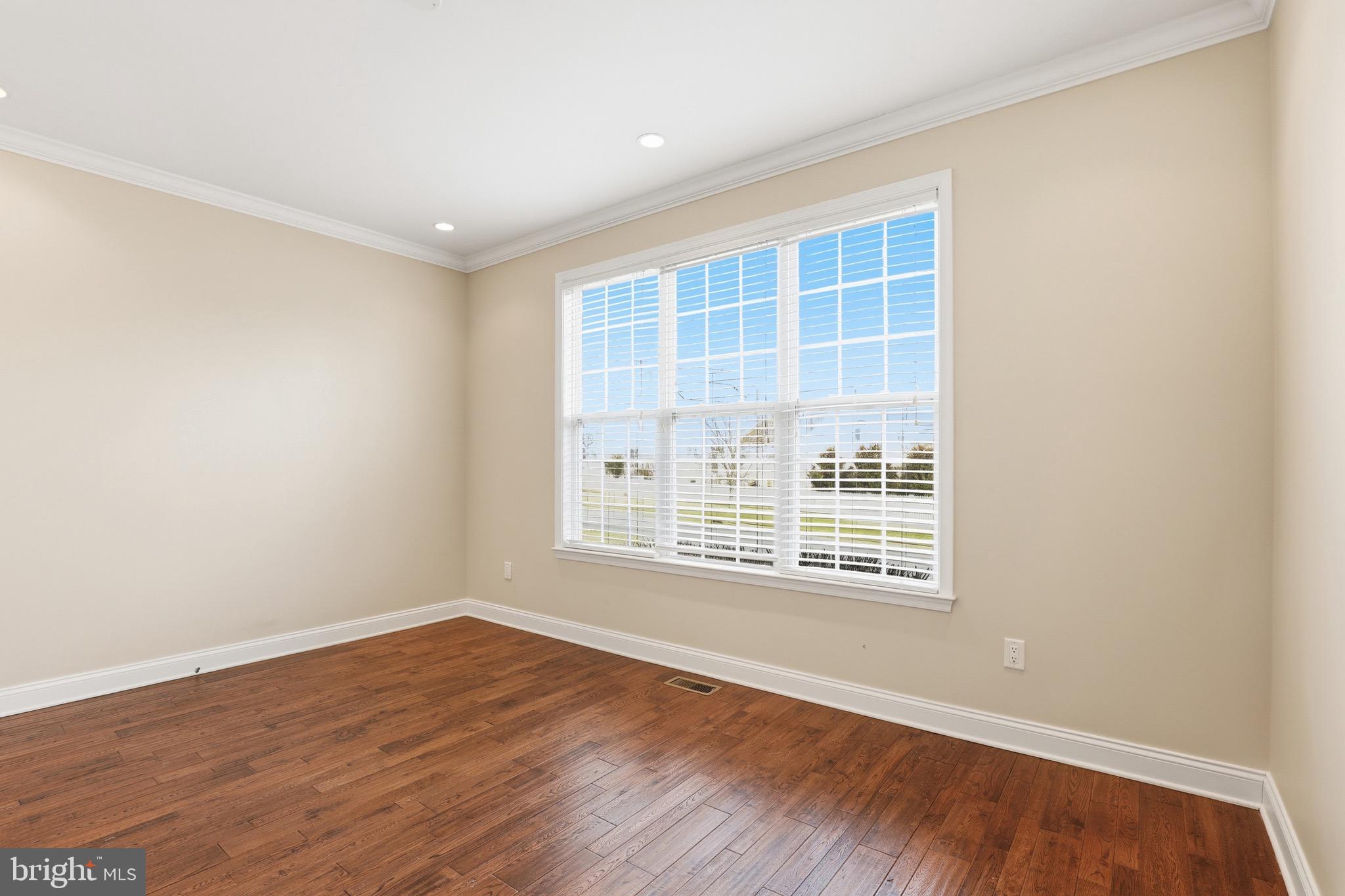 308 ELLENWOOD DRIVE