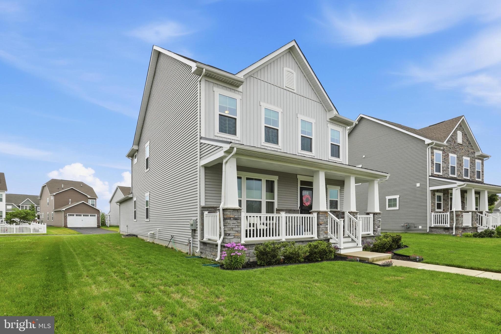 649 SPRING HOLLOW DRIVE