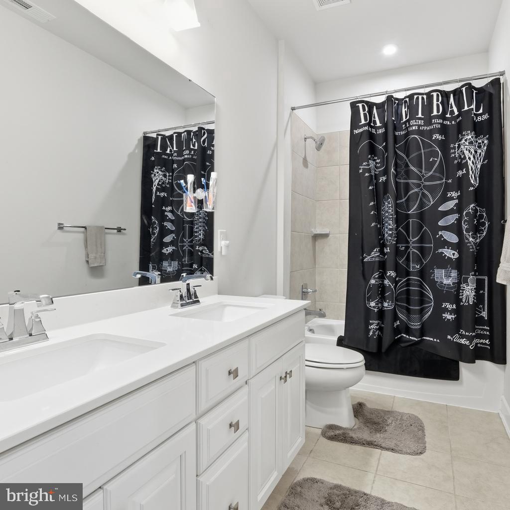 649 SPRING HOLLOW DRIVE
