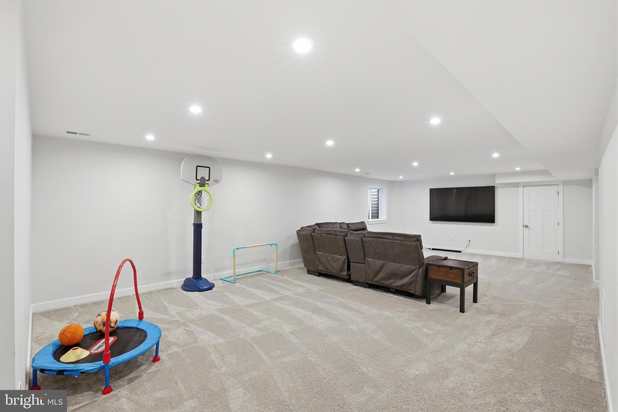 649 SPRING HOLLOW DRIVE