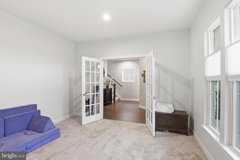 649 SPRING HOLLOW DRIVE