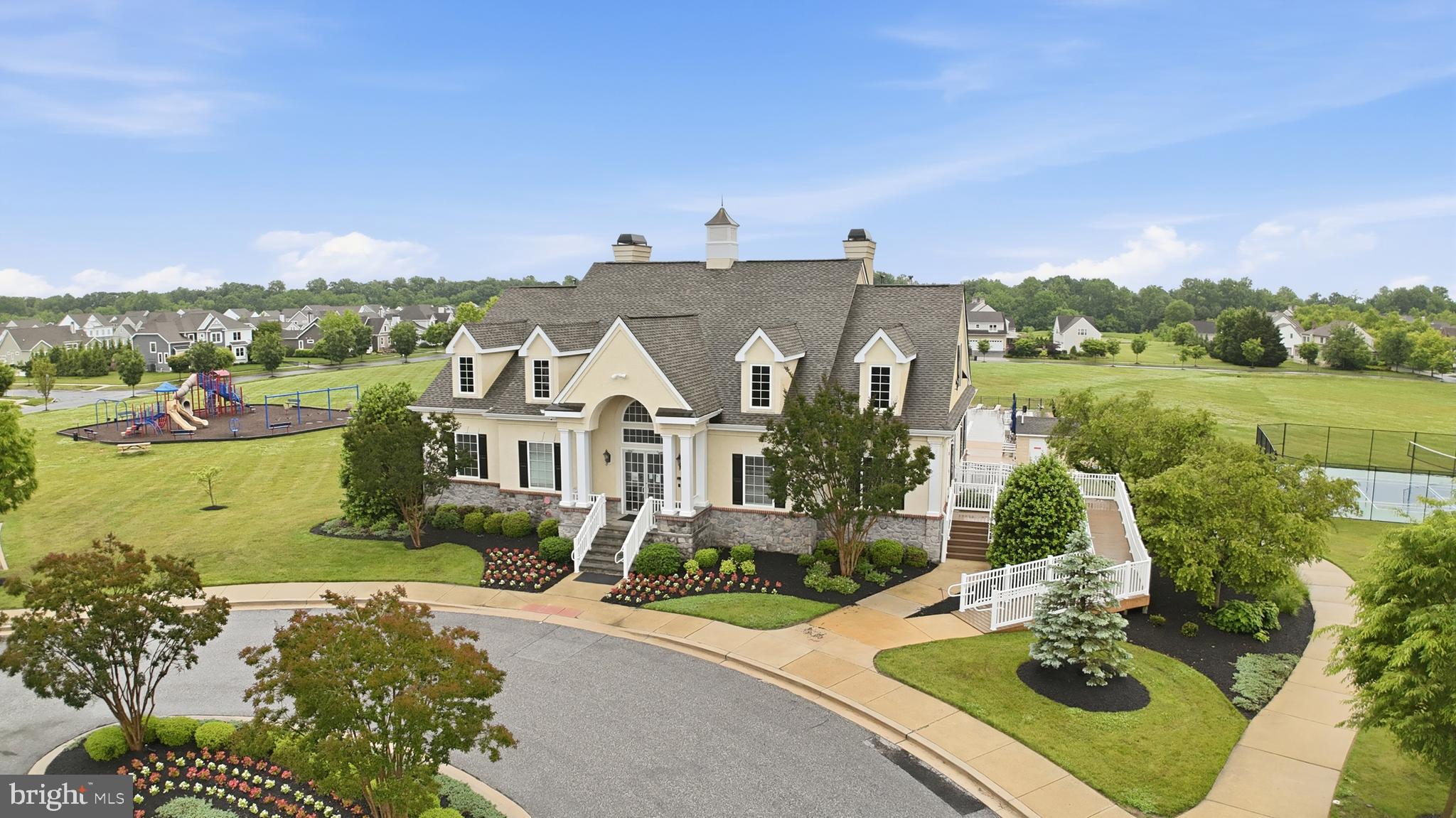 649 SPRING HOLLOW DRIVE
