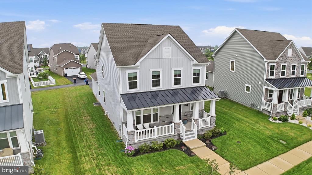 649 SPRING HOLLOW DRIVE