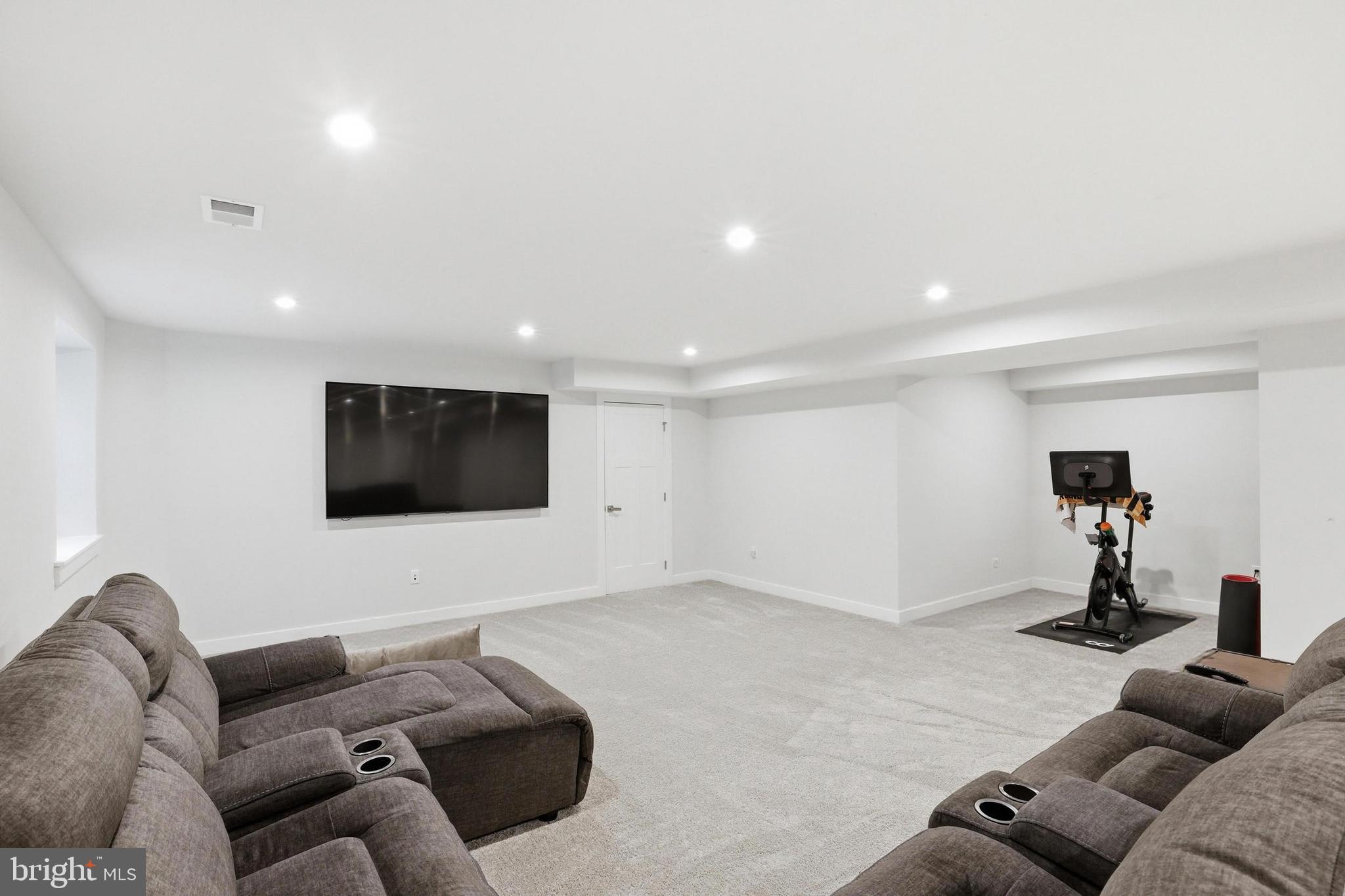 649 SPRING HOLLOW DRIVE