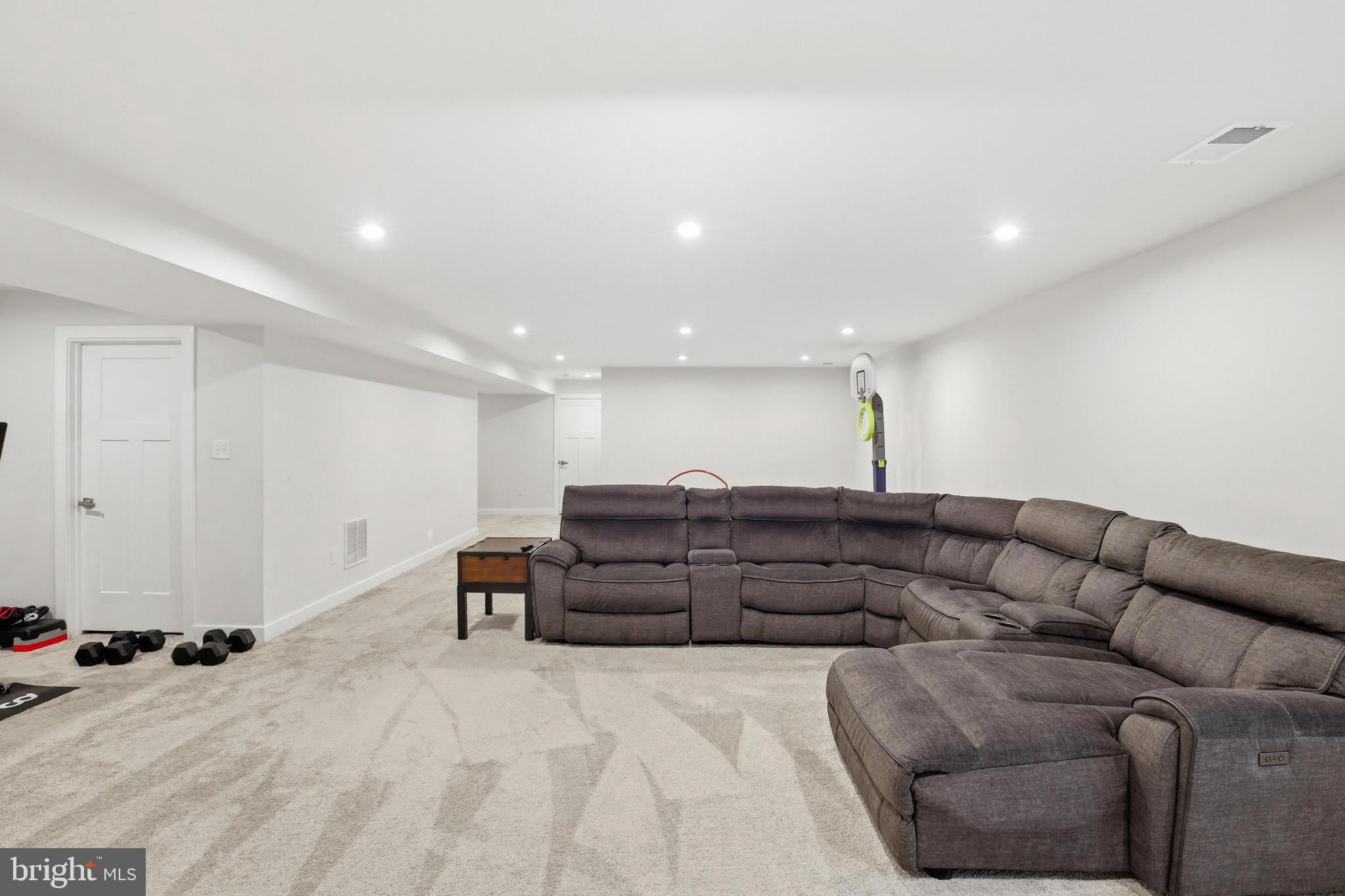 649 SPRING HOLLOW DRIVE