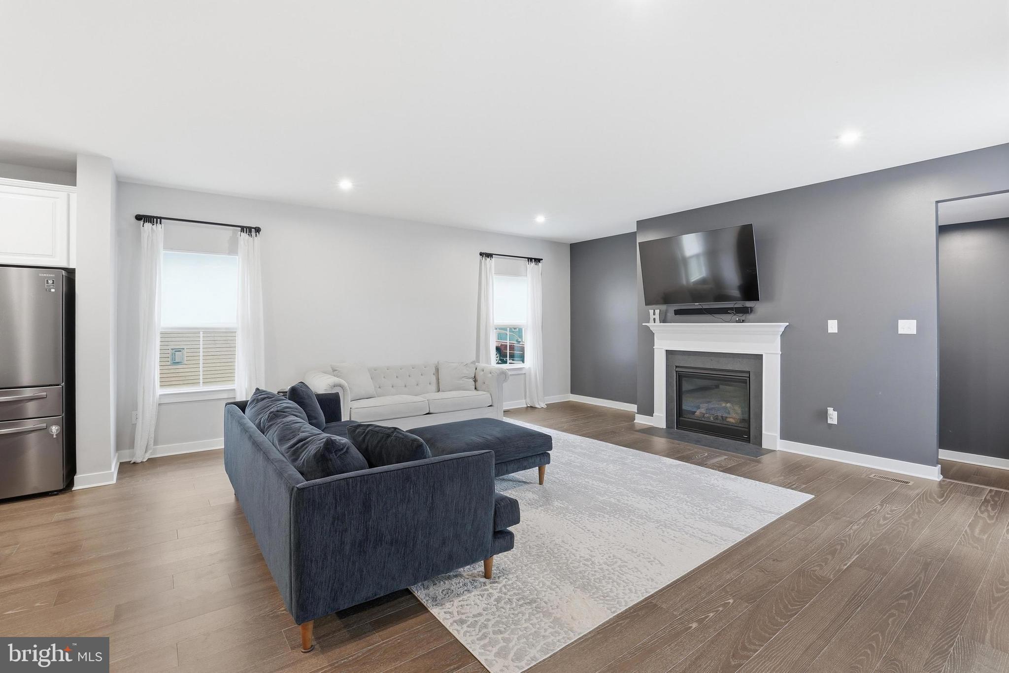 649 SPRING HOLLOW DRIVE